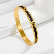 Thin clover v bangle