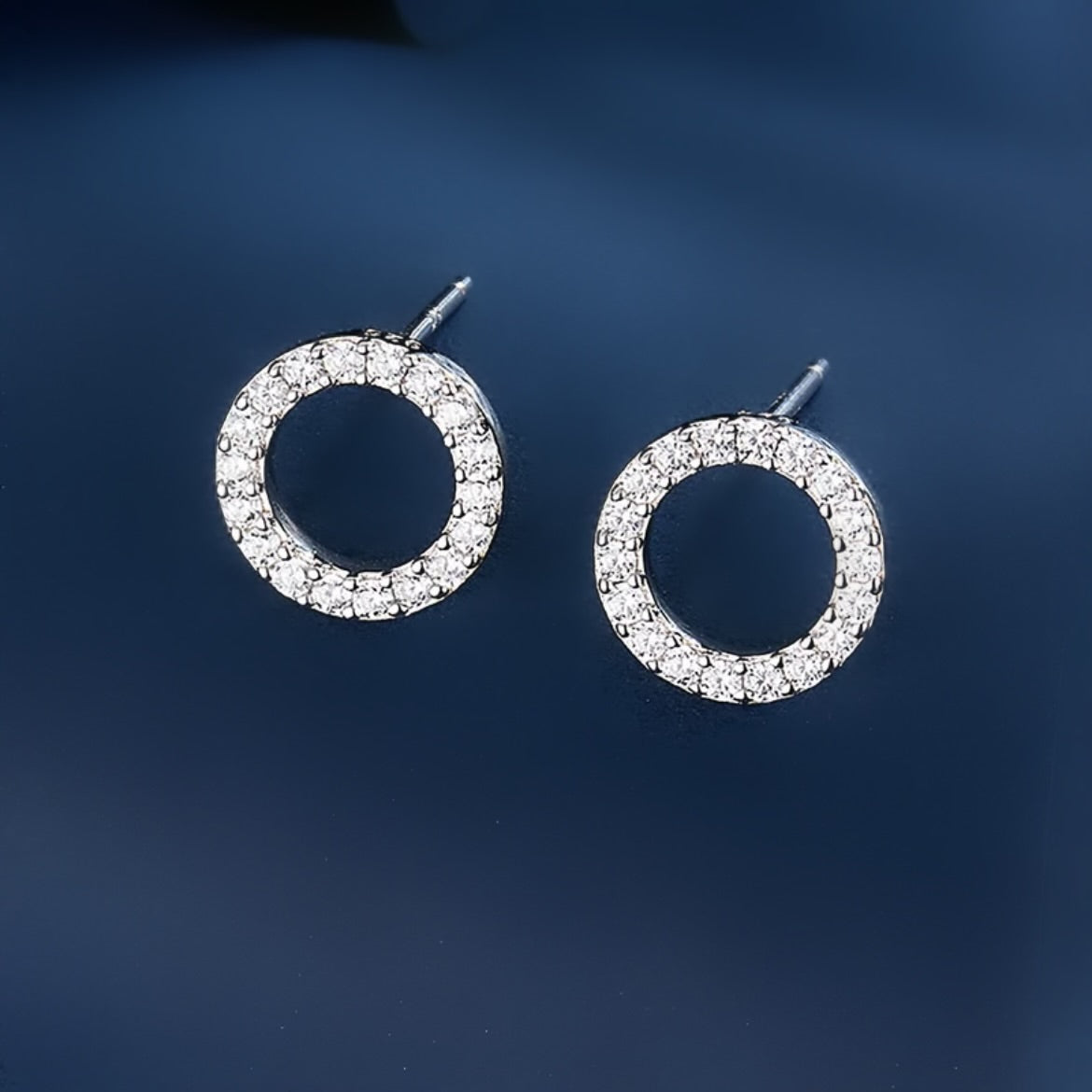 Sparkling circle stud earrings