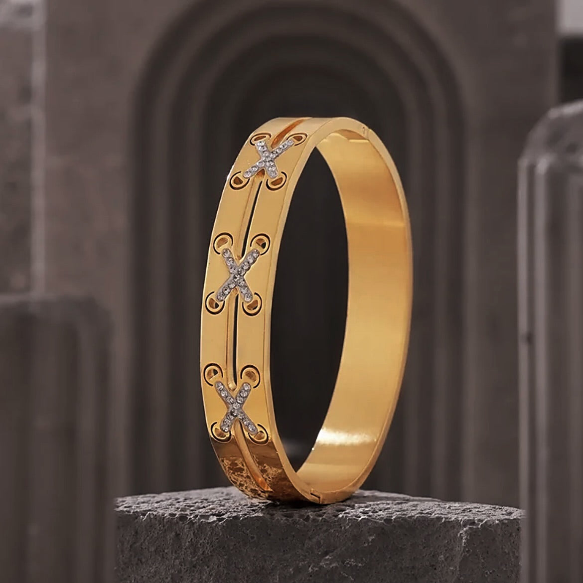 Xo
Bangle
