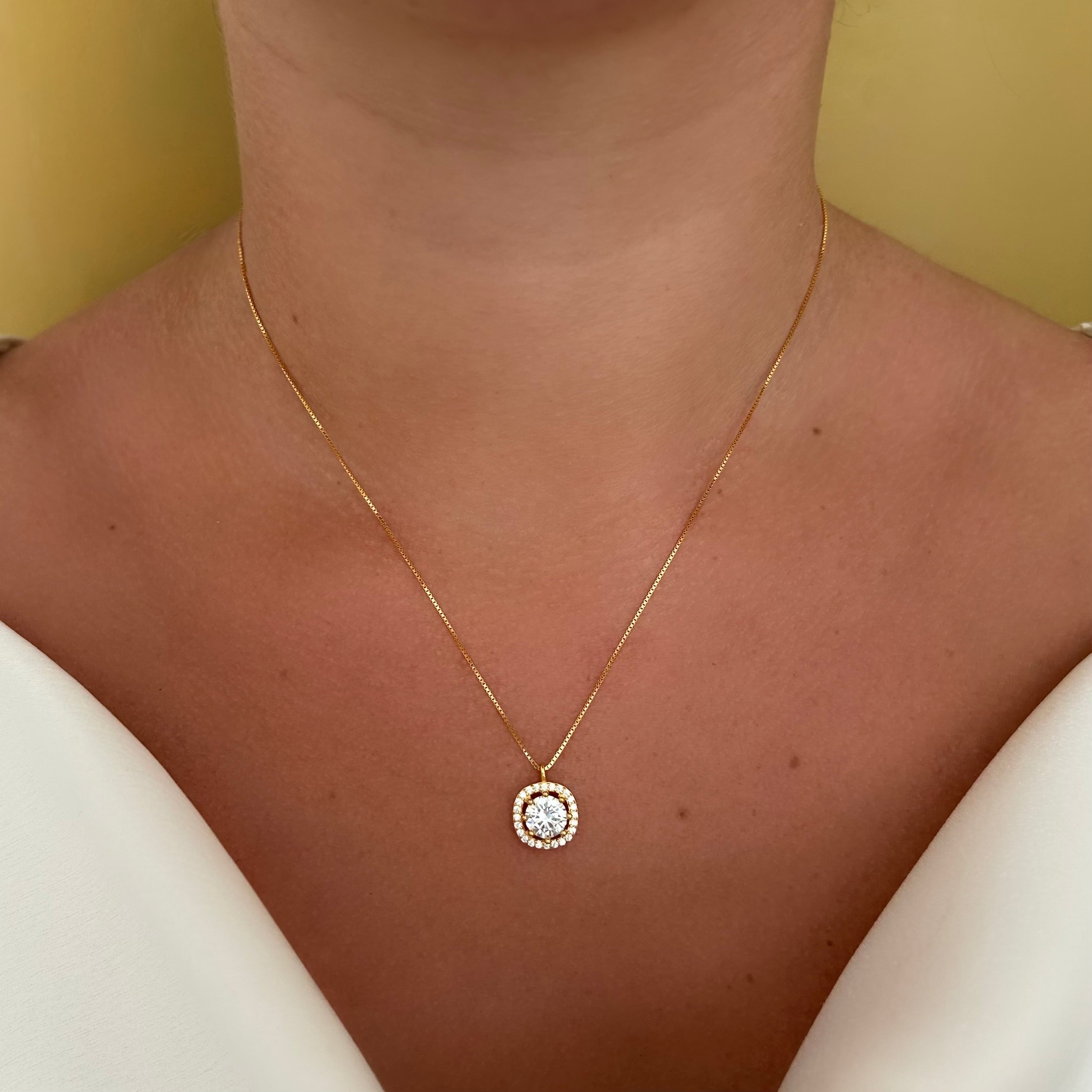 Luxe diamond pendant necklace