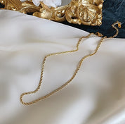 18k gold twist necklace