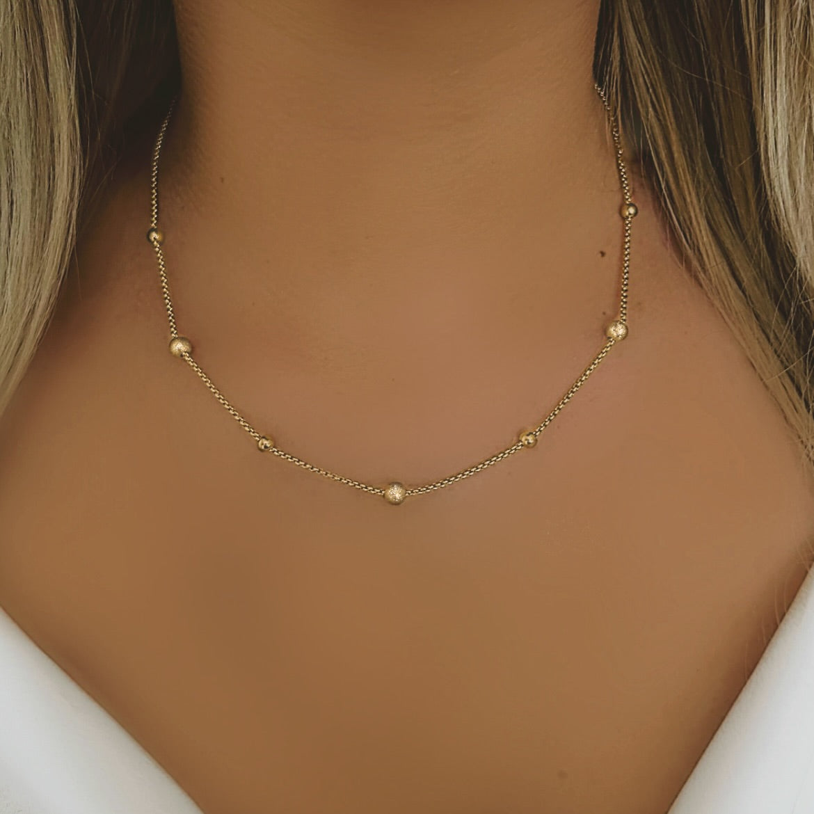 Gold dot necklace