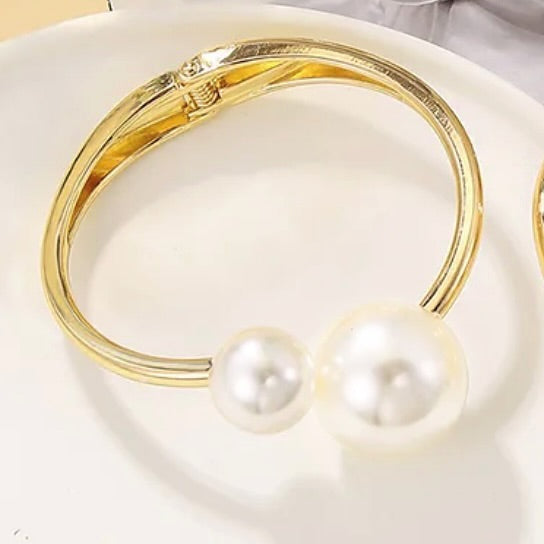 Pearl bangle