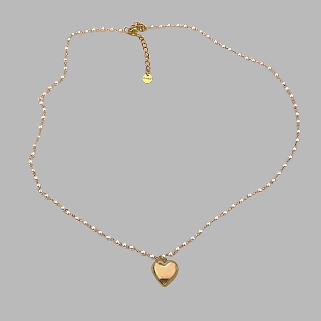 Heart pearl necklace
