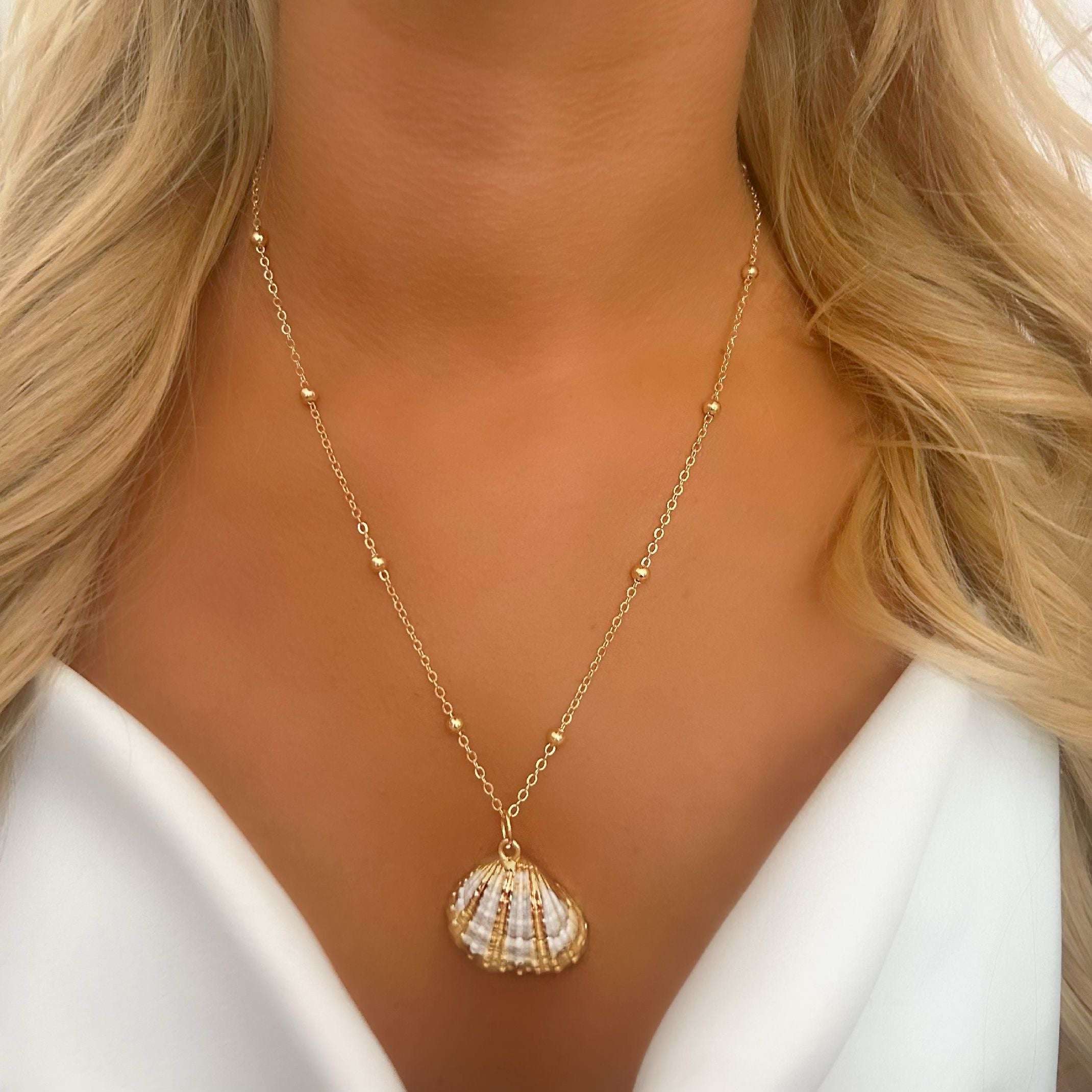 Shell necklace 
