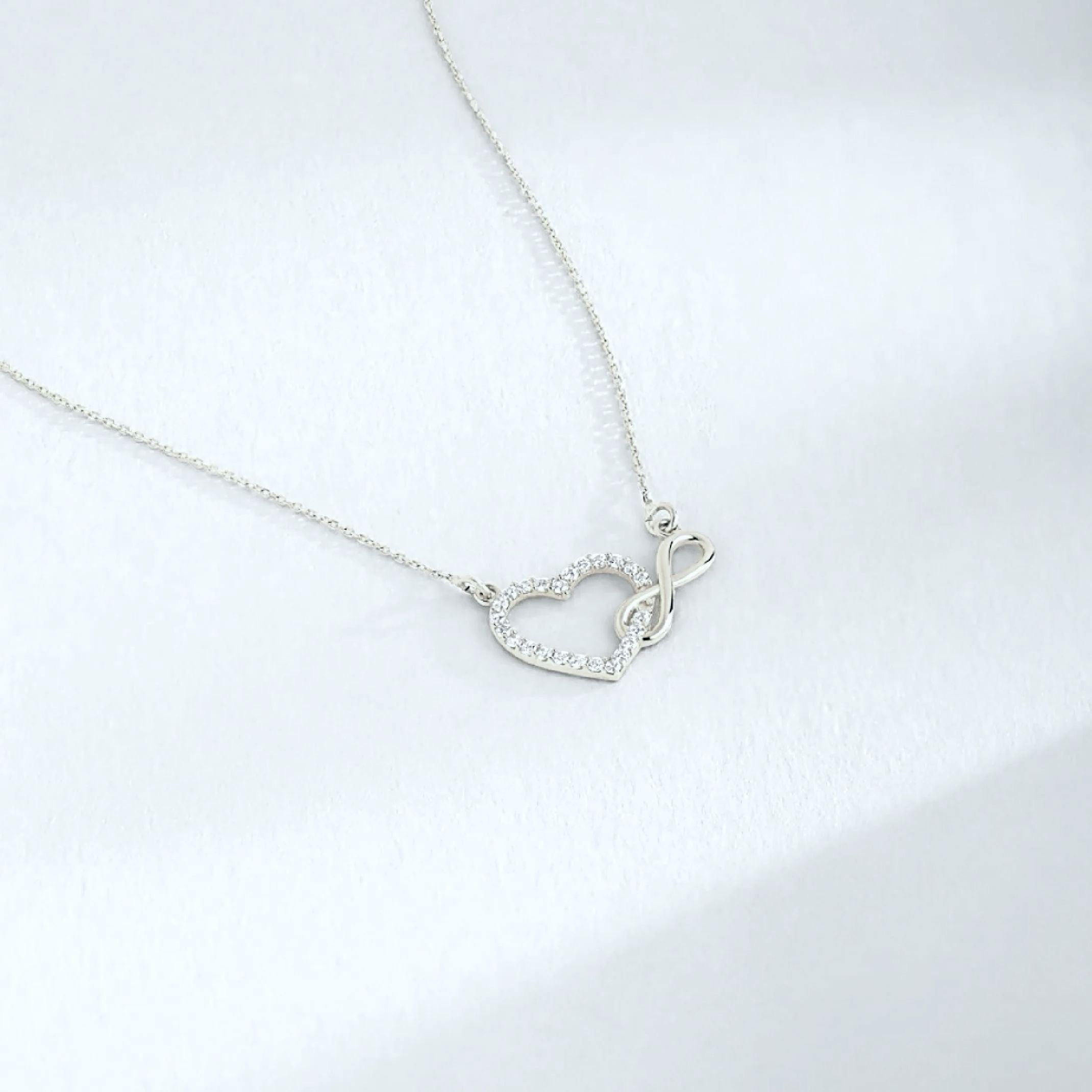 Silver infinity heart necklace 