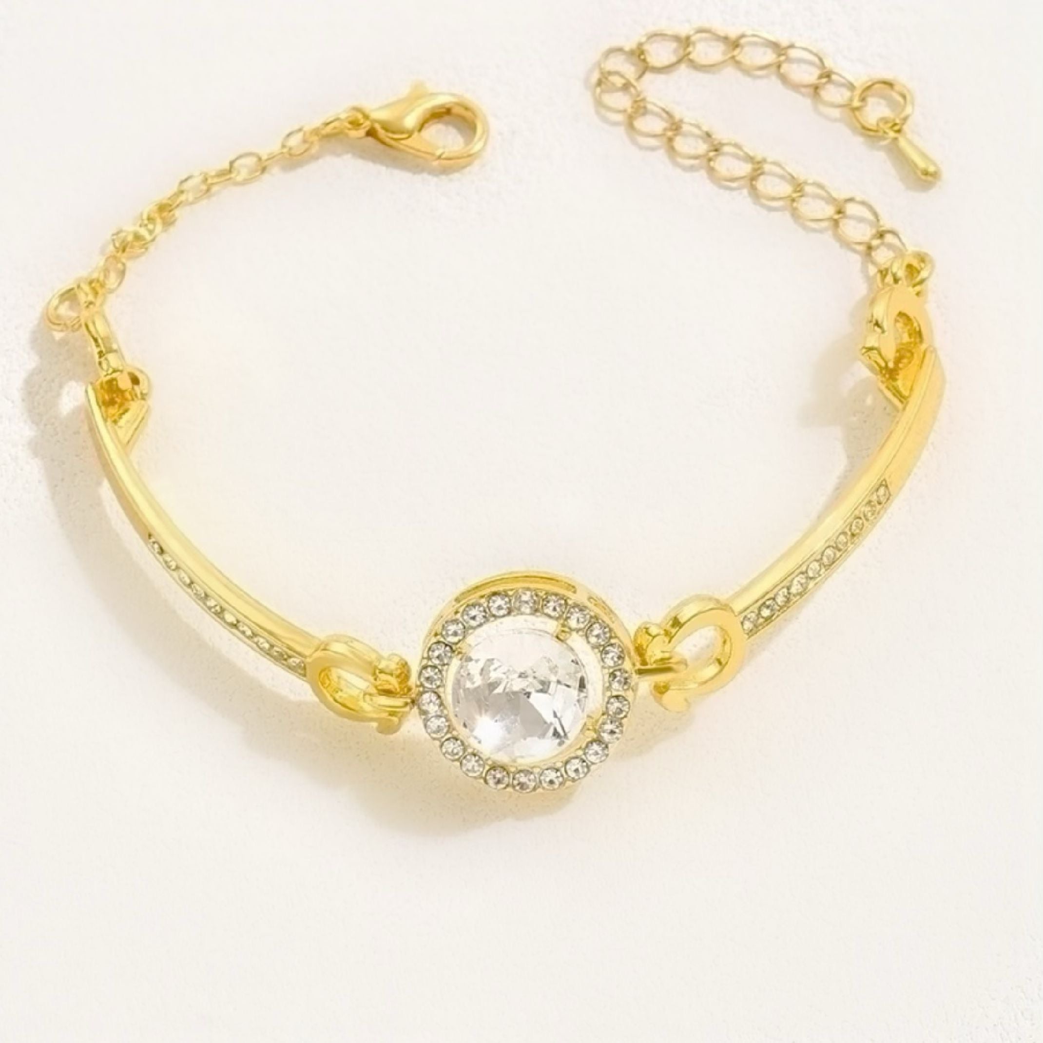 Gold diamond pendant bracelet