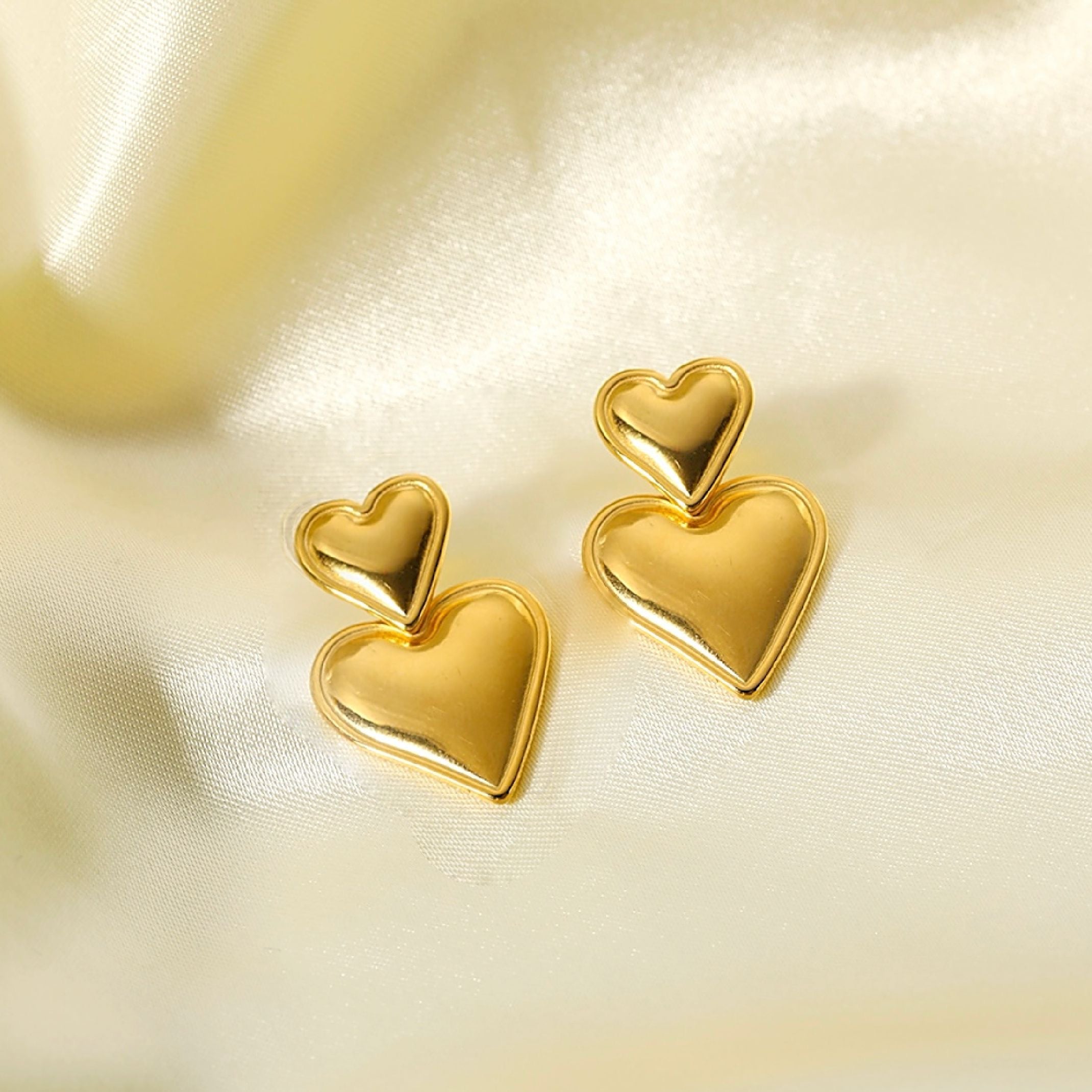 Gold heart earrings 
