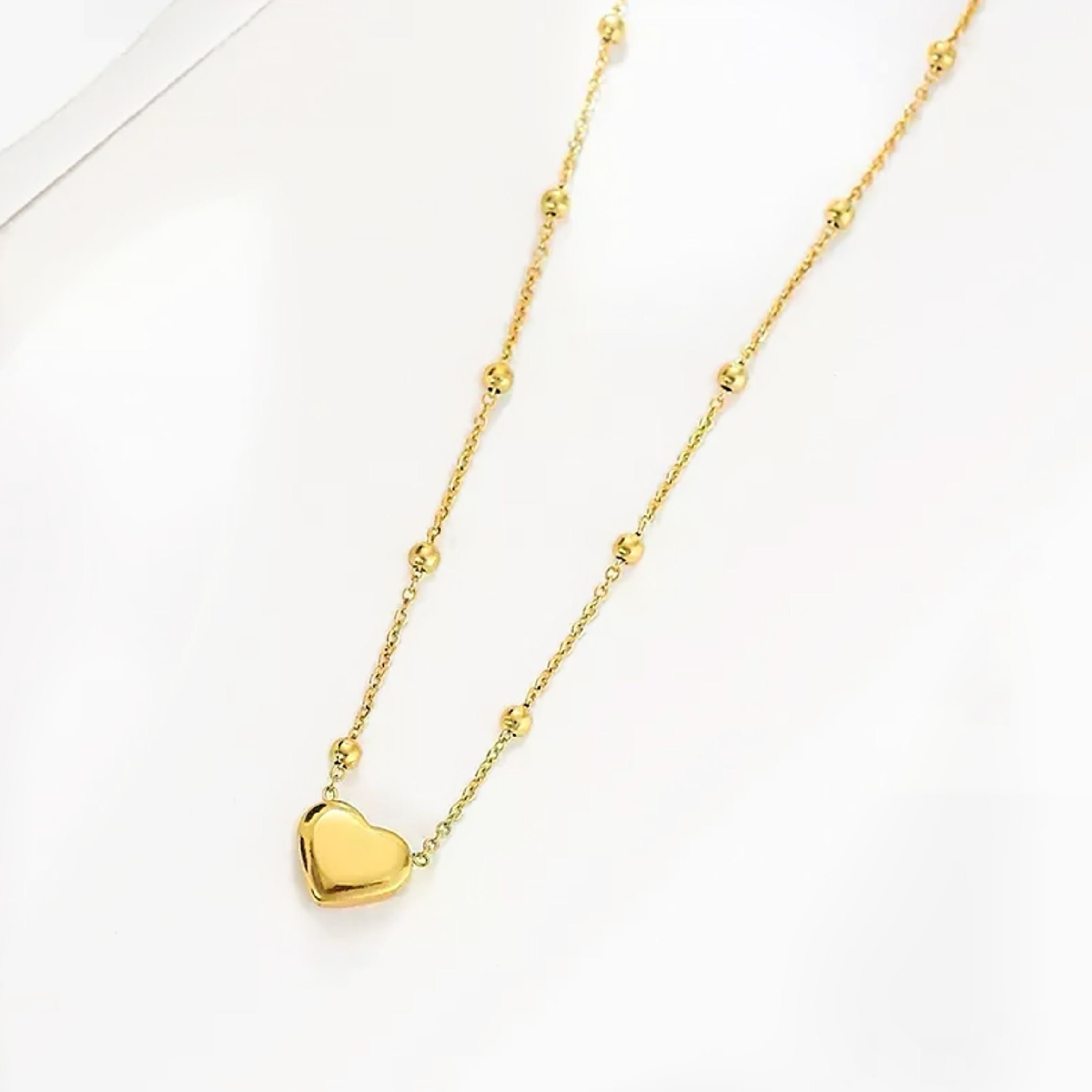 Gold heart necklace