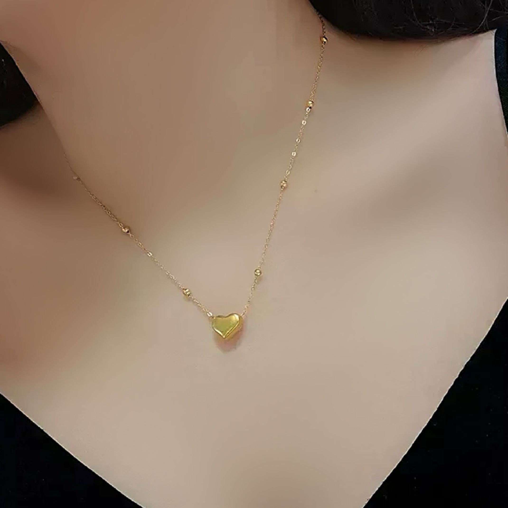 Gold heart necklace