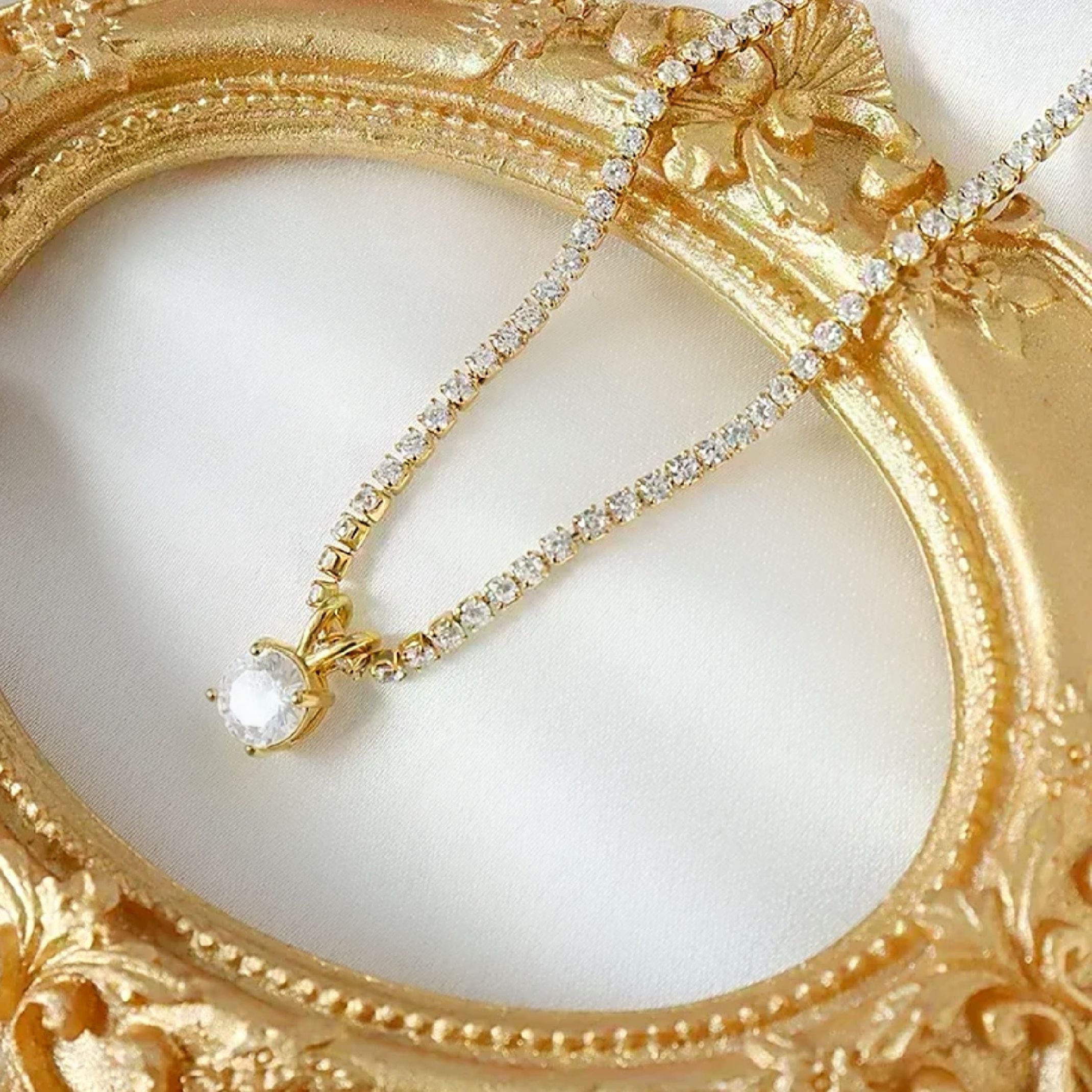 Diamond pendant tennis necklace