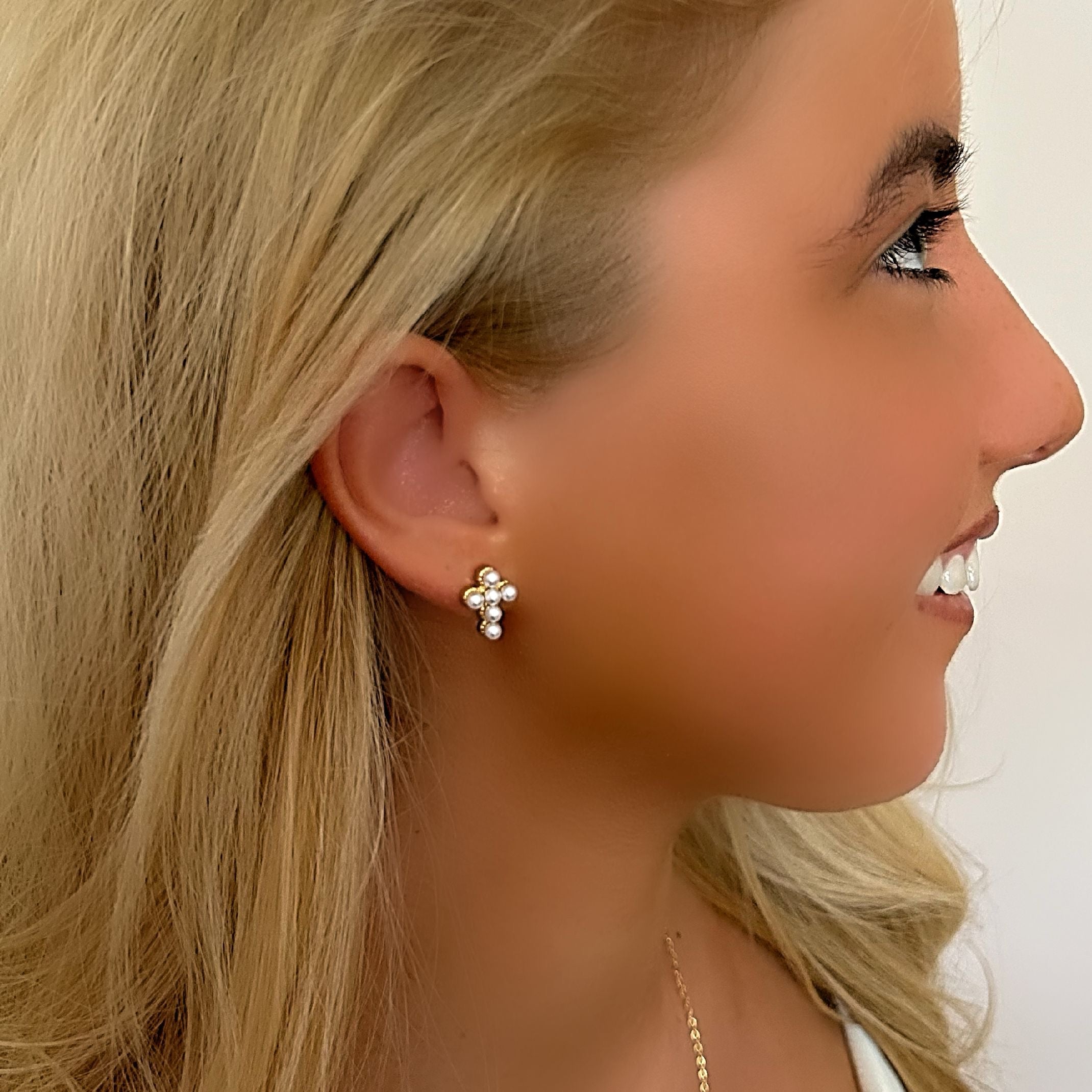 Pearl cross earrings 