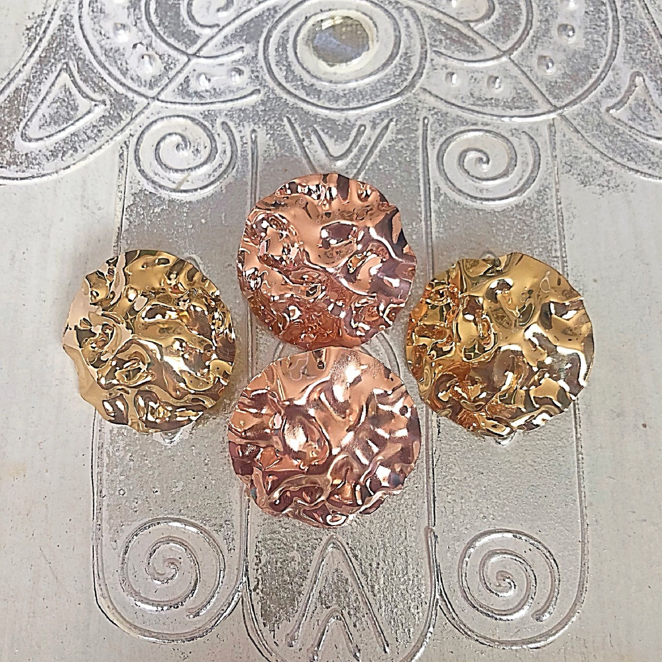 Textured stud earrings