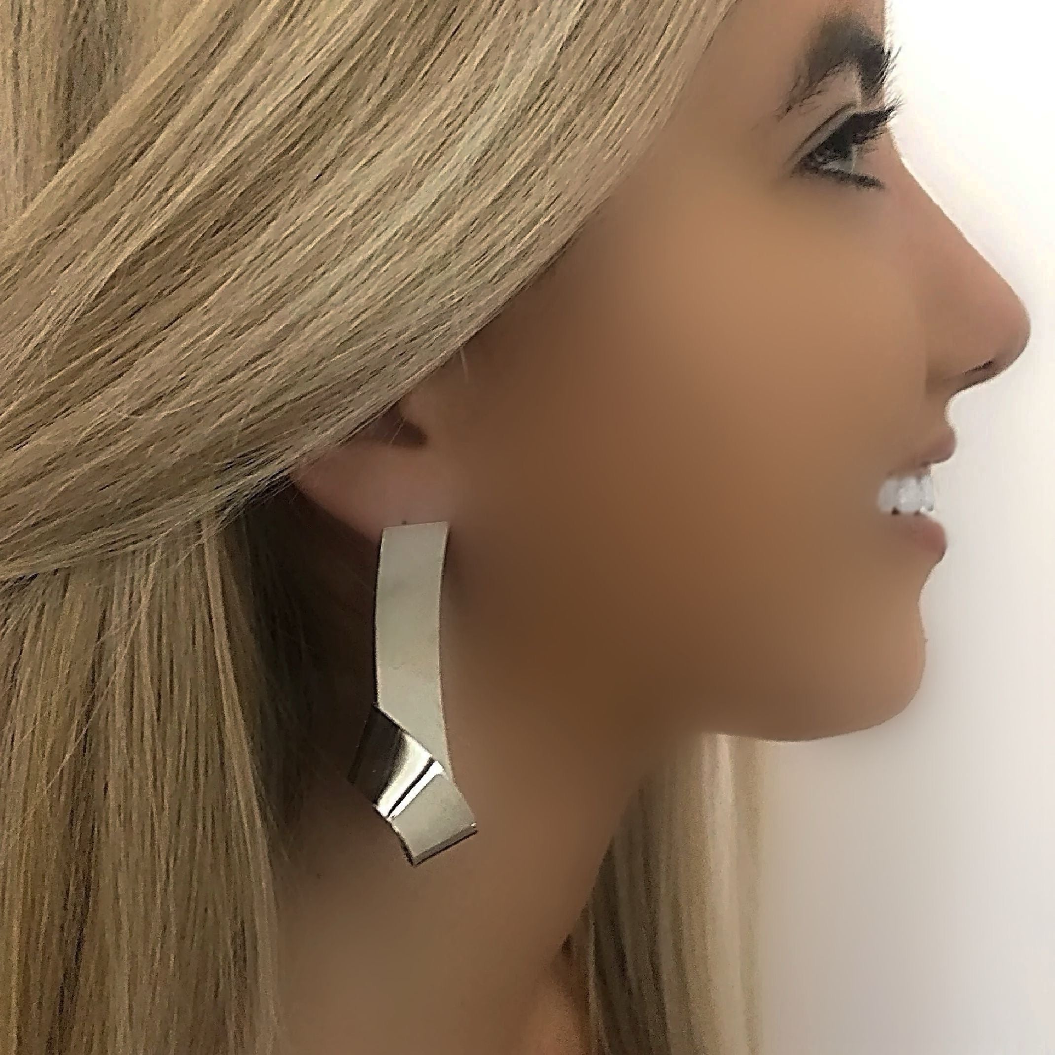 Silver knot earrings 