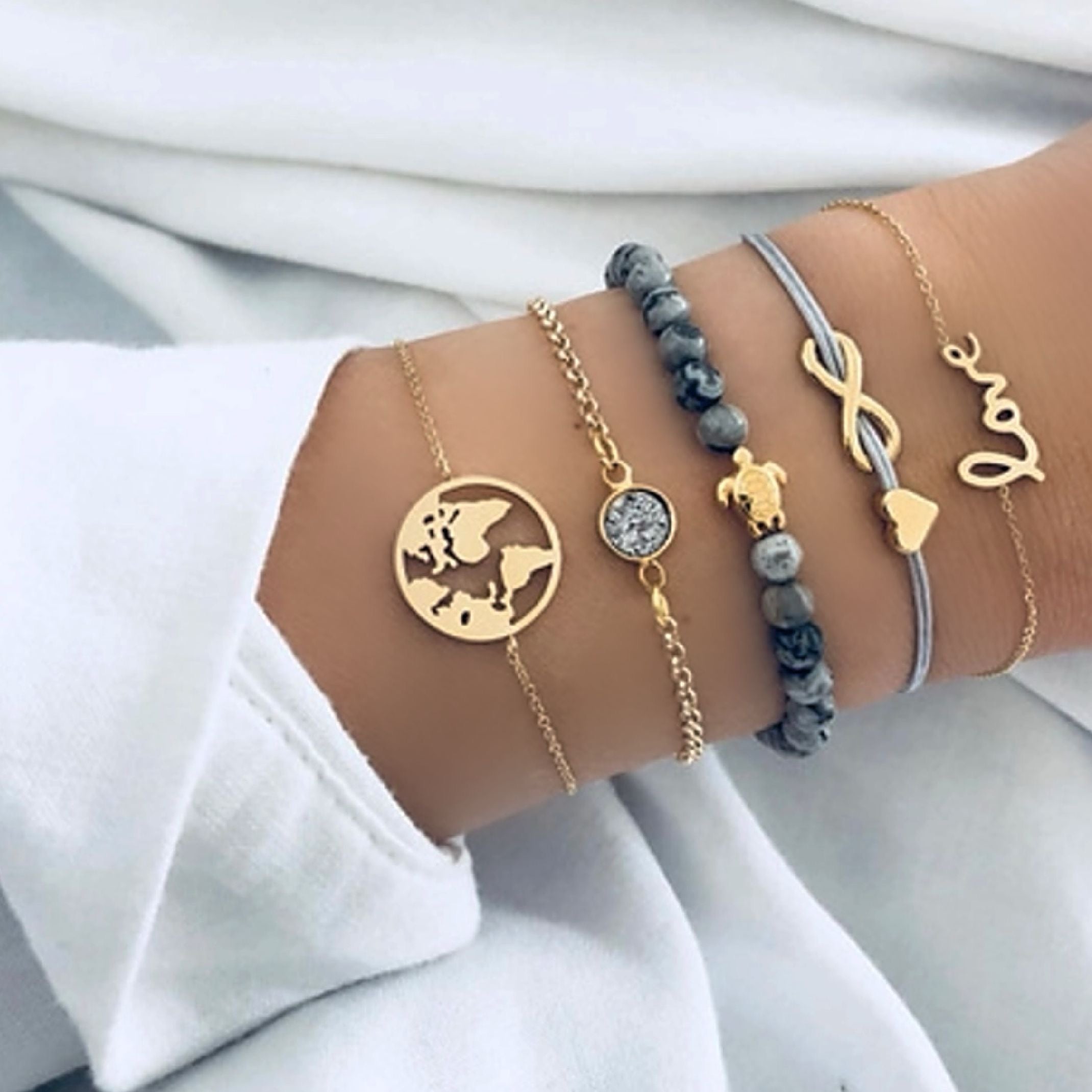 Love the world bracelet set