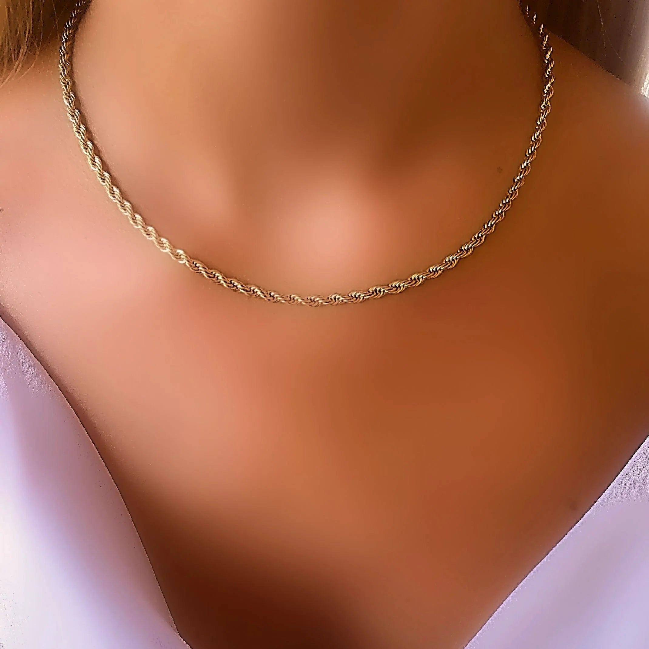 Gold twist necklace 