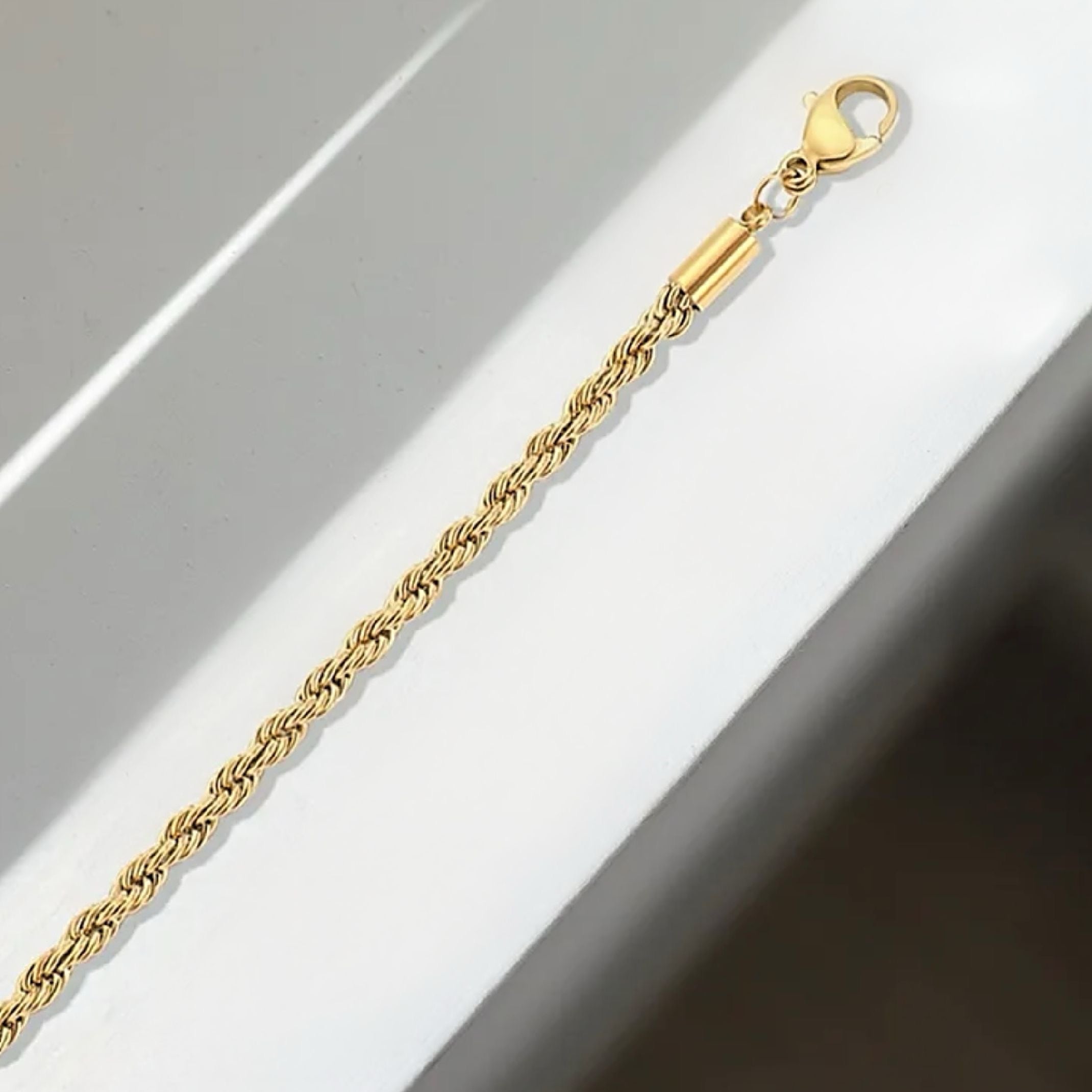 Gold twist necklace 