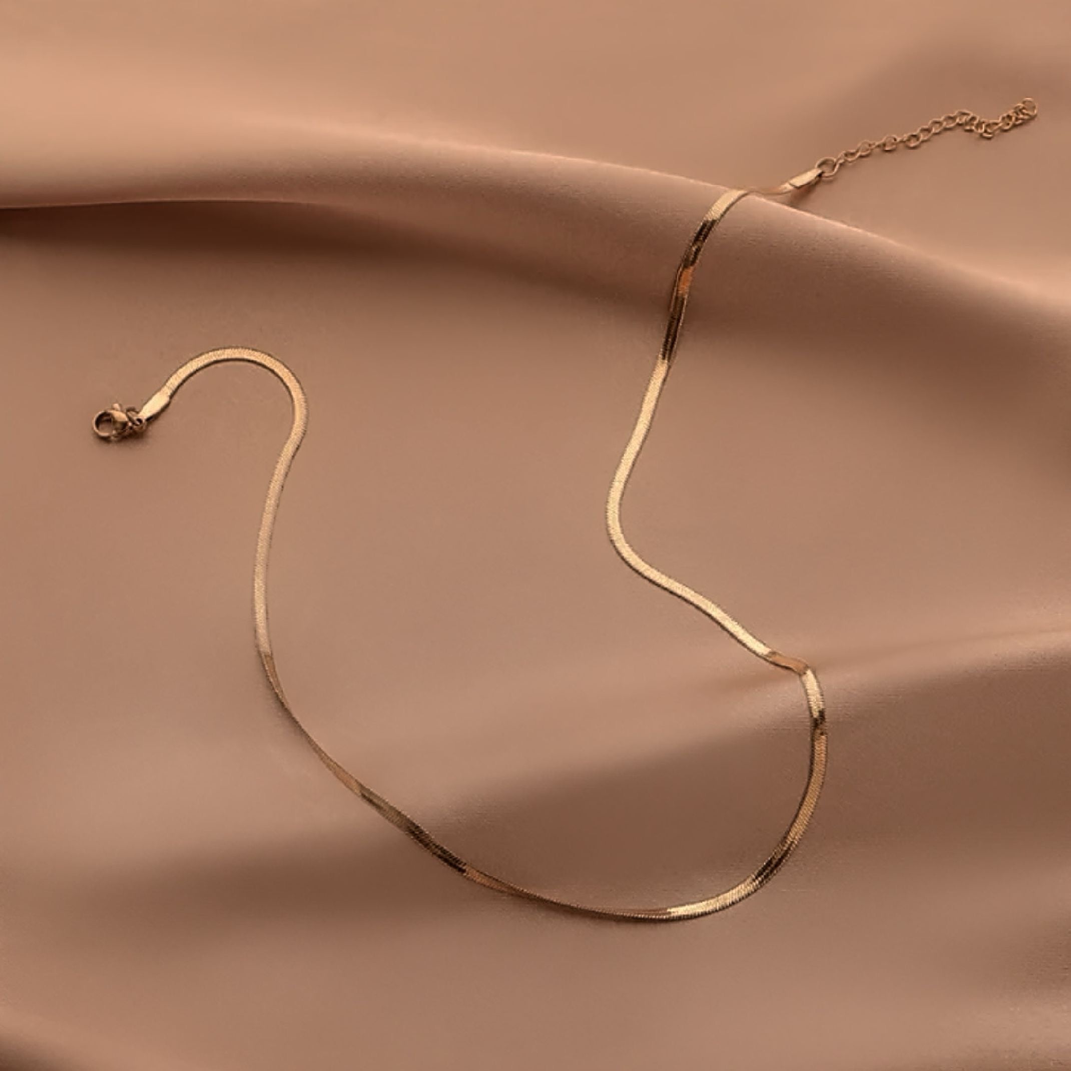 Rose gold thin snakeskin chain
