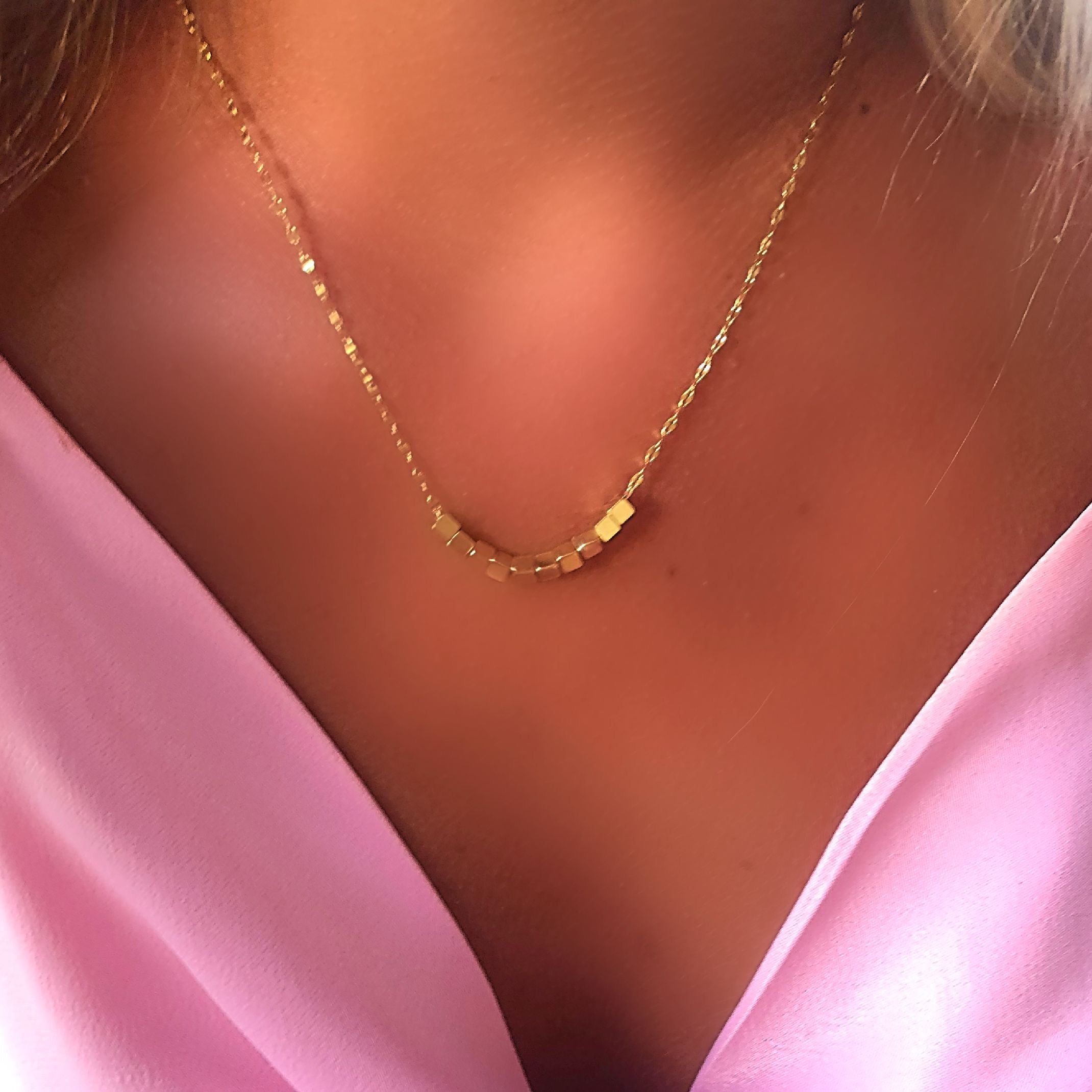Dainty gold necklace 