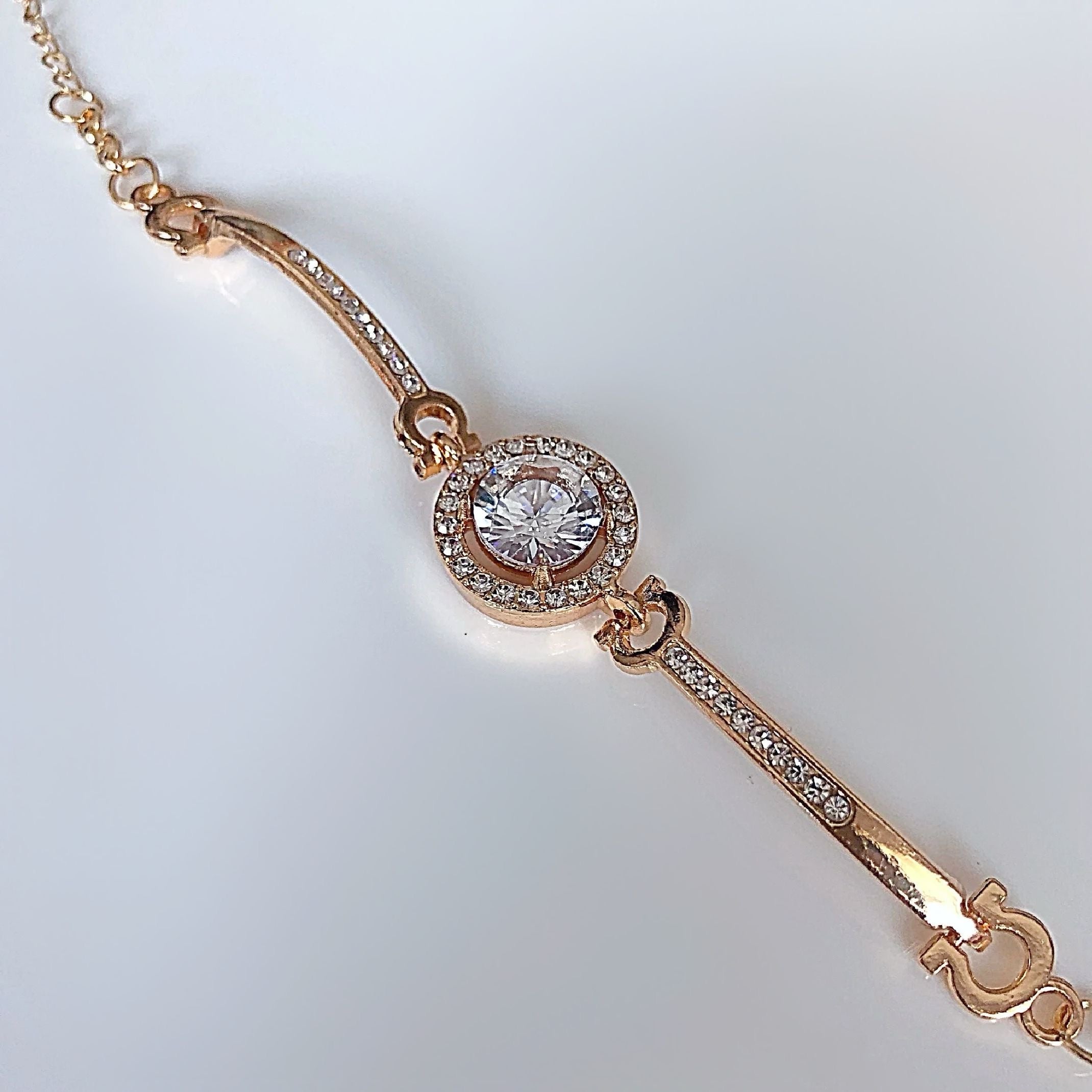 Gold rhinestone pendant bracelet