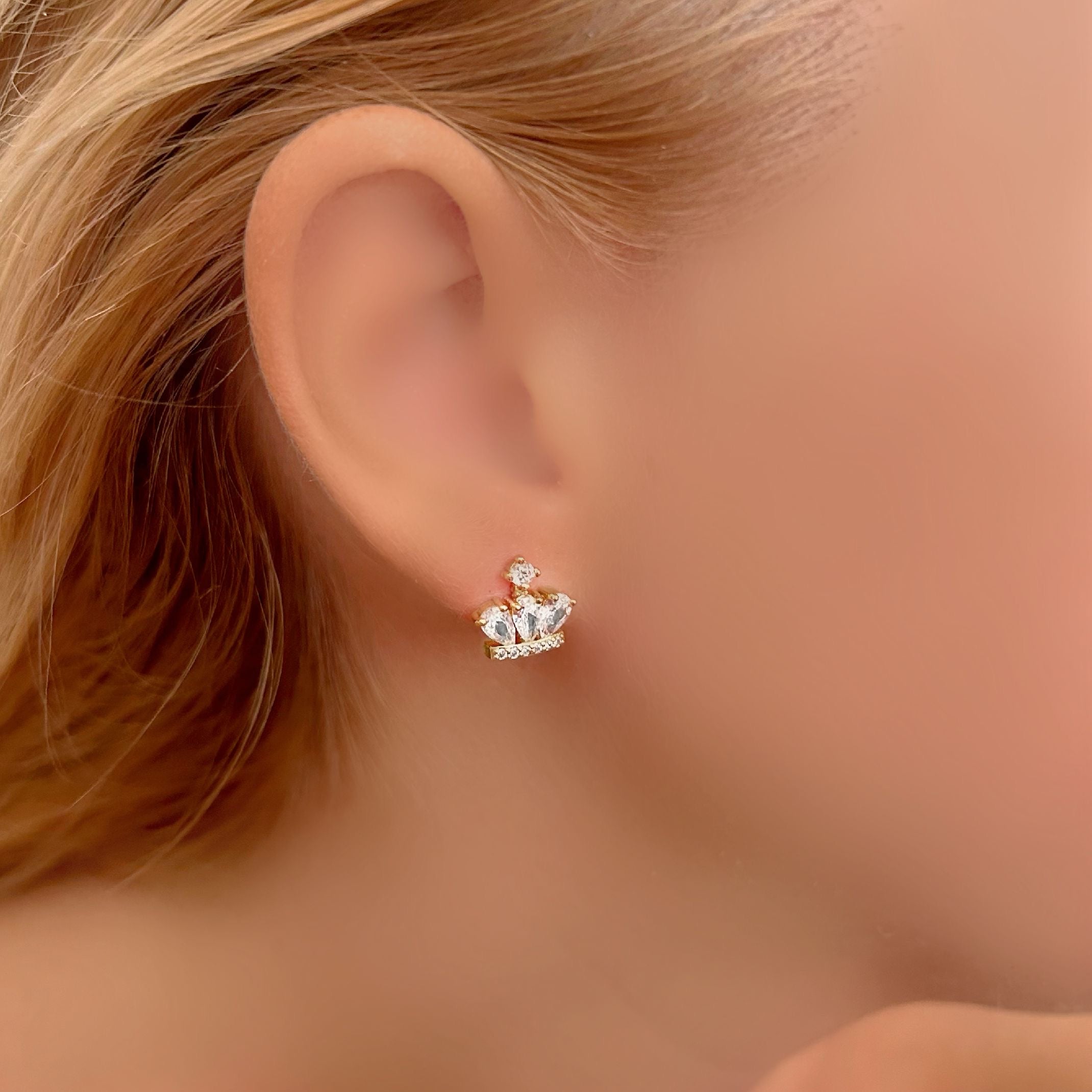 Diamond crown stud earrings 