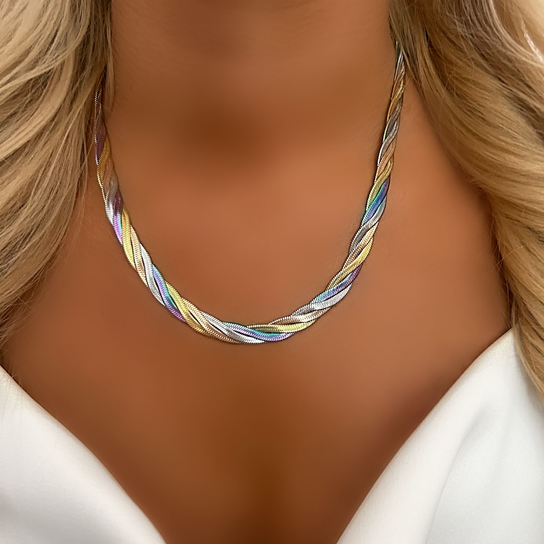 Snakeskin twist necklace