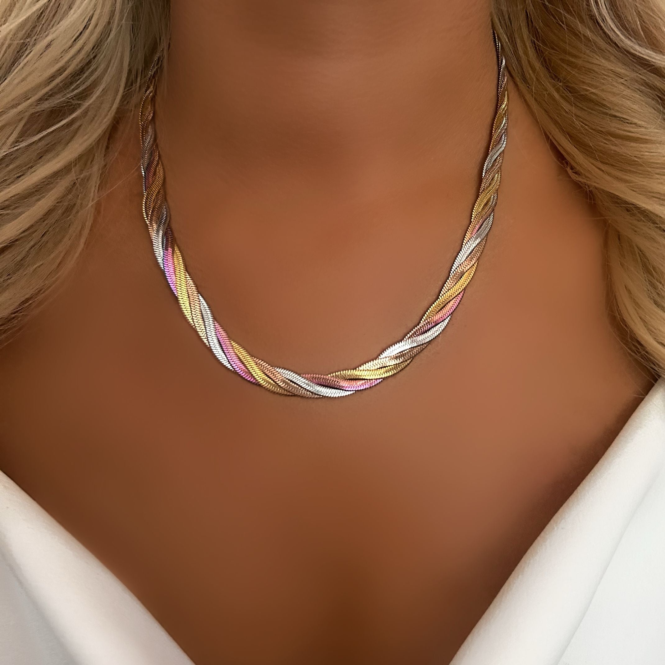 Snakeskin twist necklace