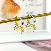 Gold star earrings 