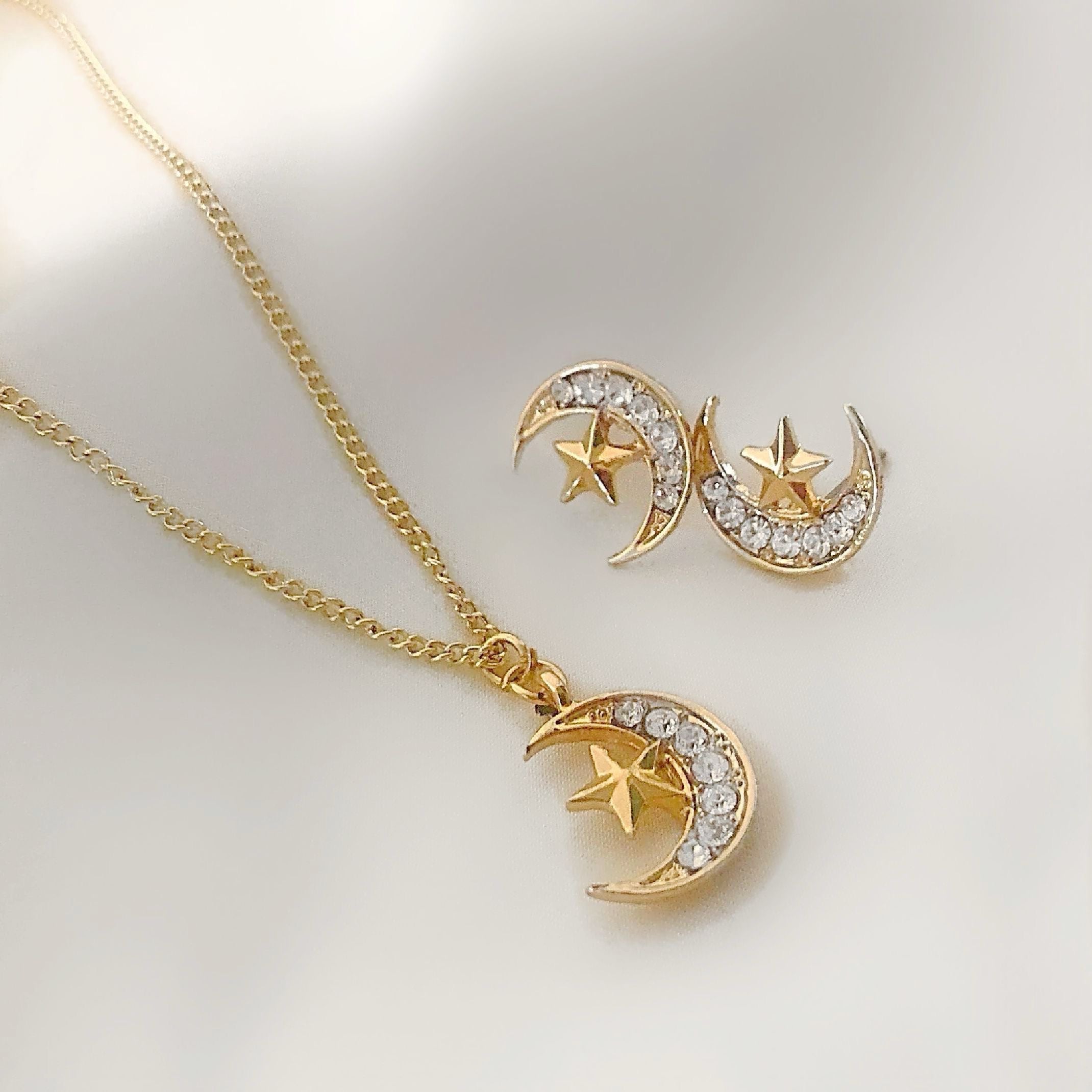 Moon and star jewellery set