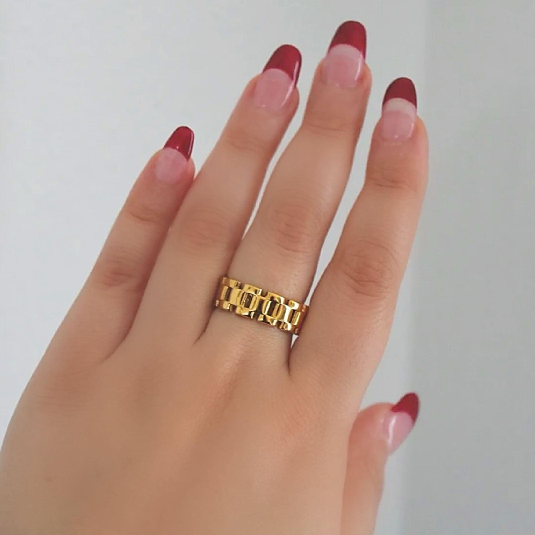 Gold watch strap ring 
