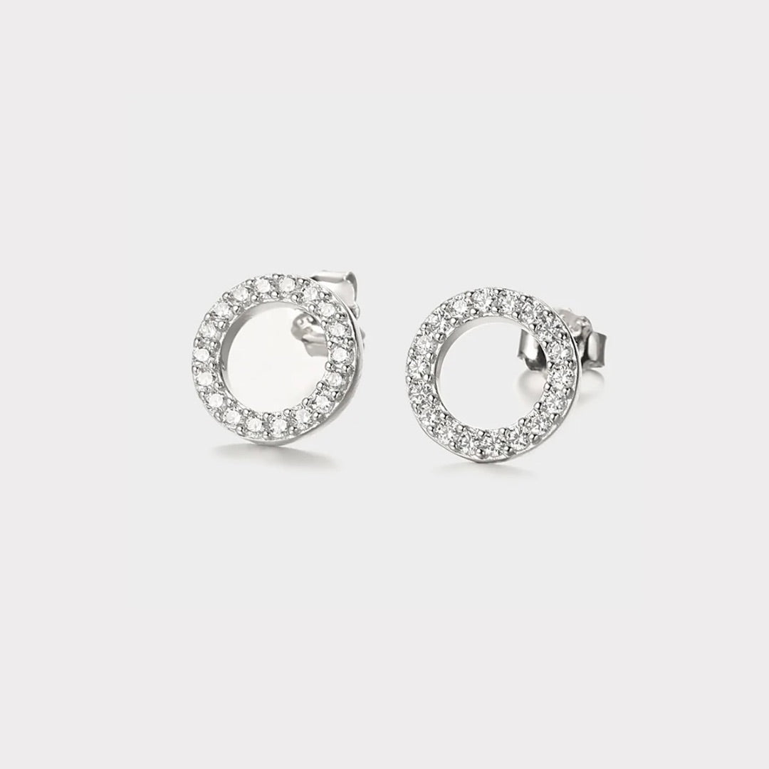 Sparkling circle stud earrings