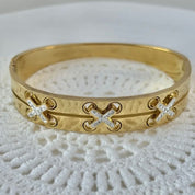 Xo bangle