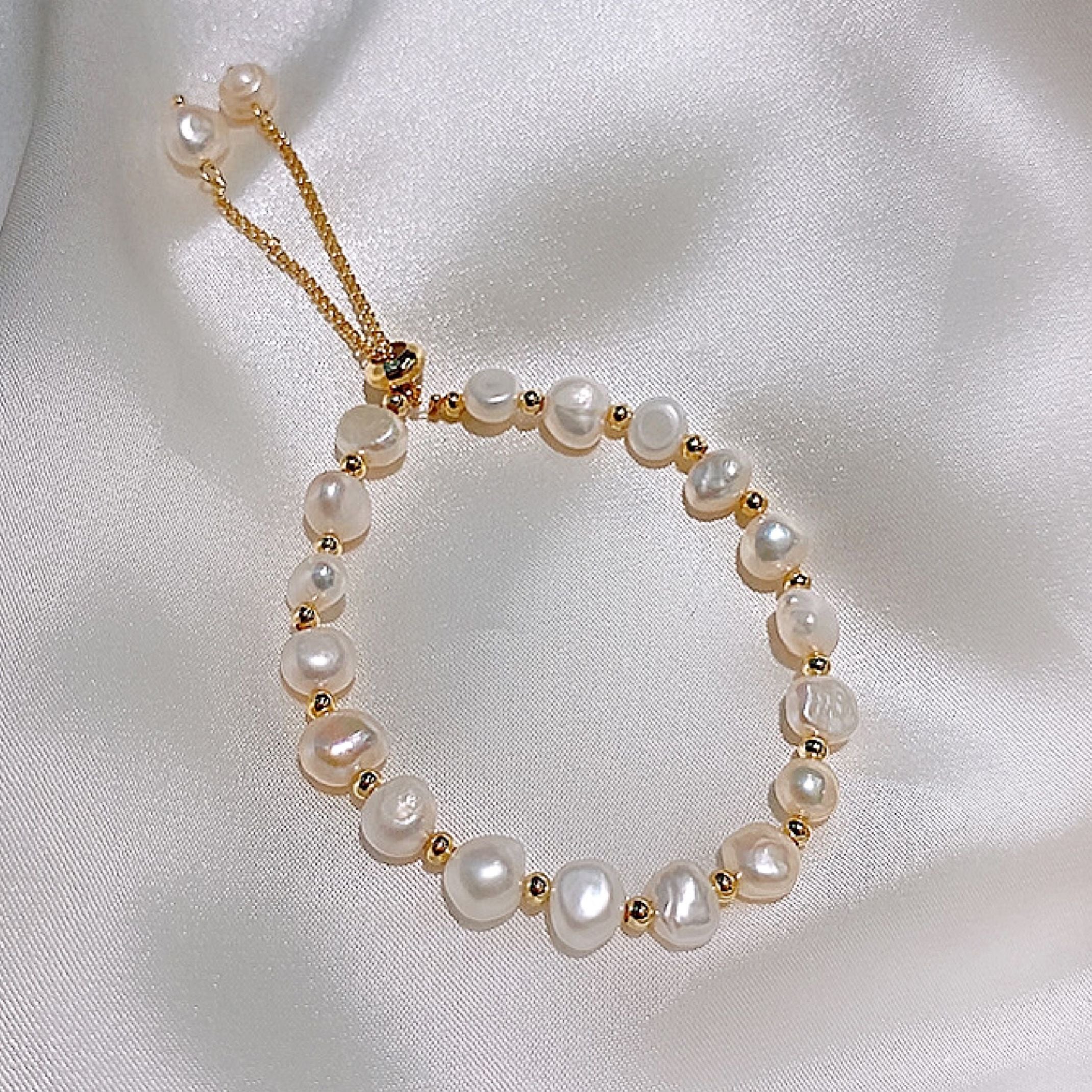 Pearl pull bracelet 