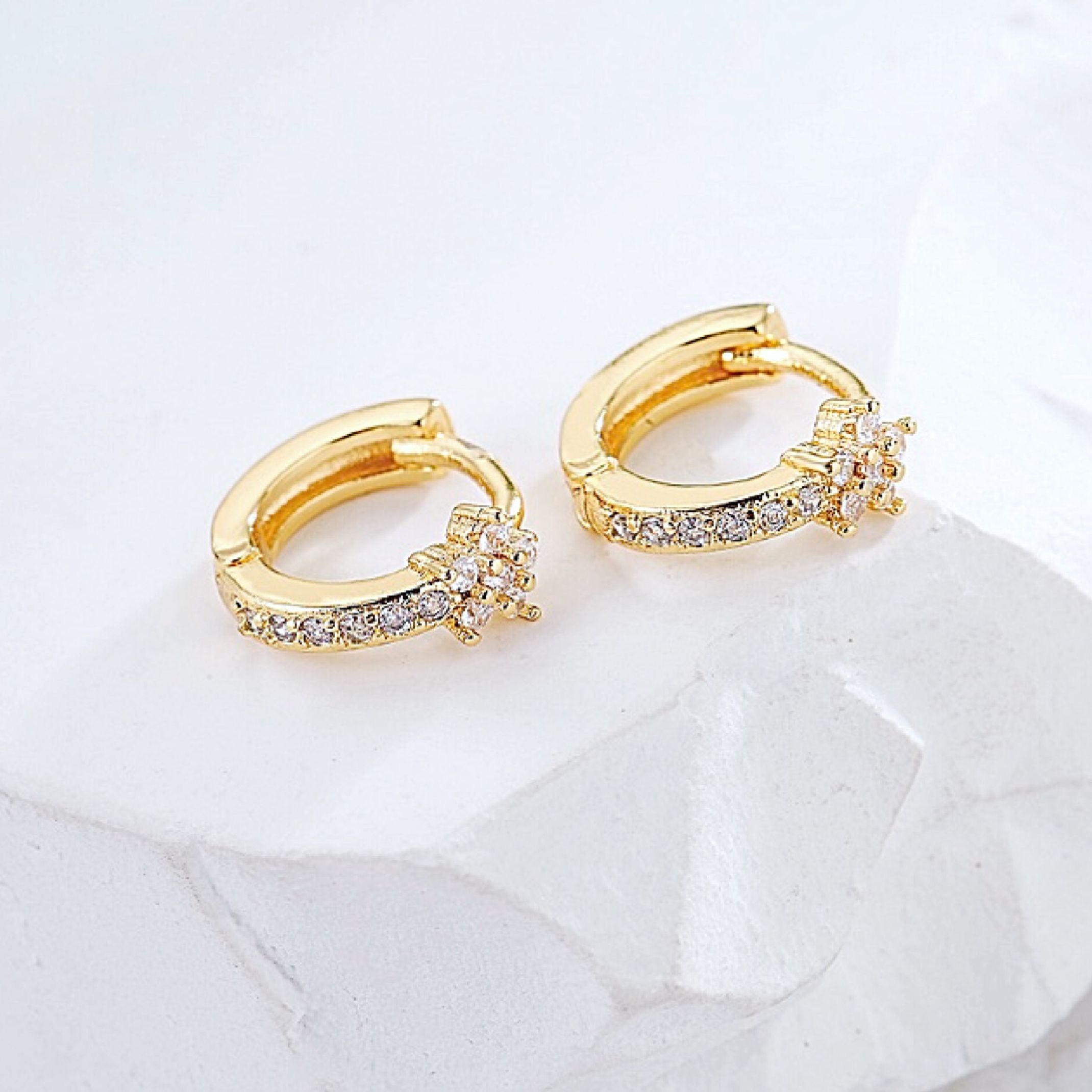 18K gold diamond star huggie earrings
