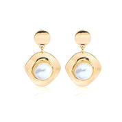 Pearl earrings 