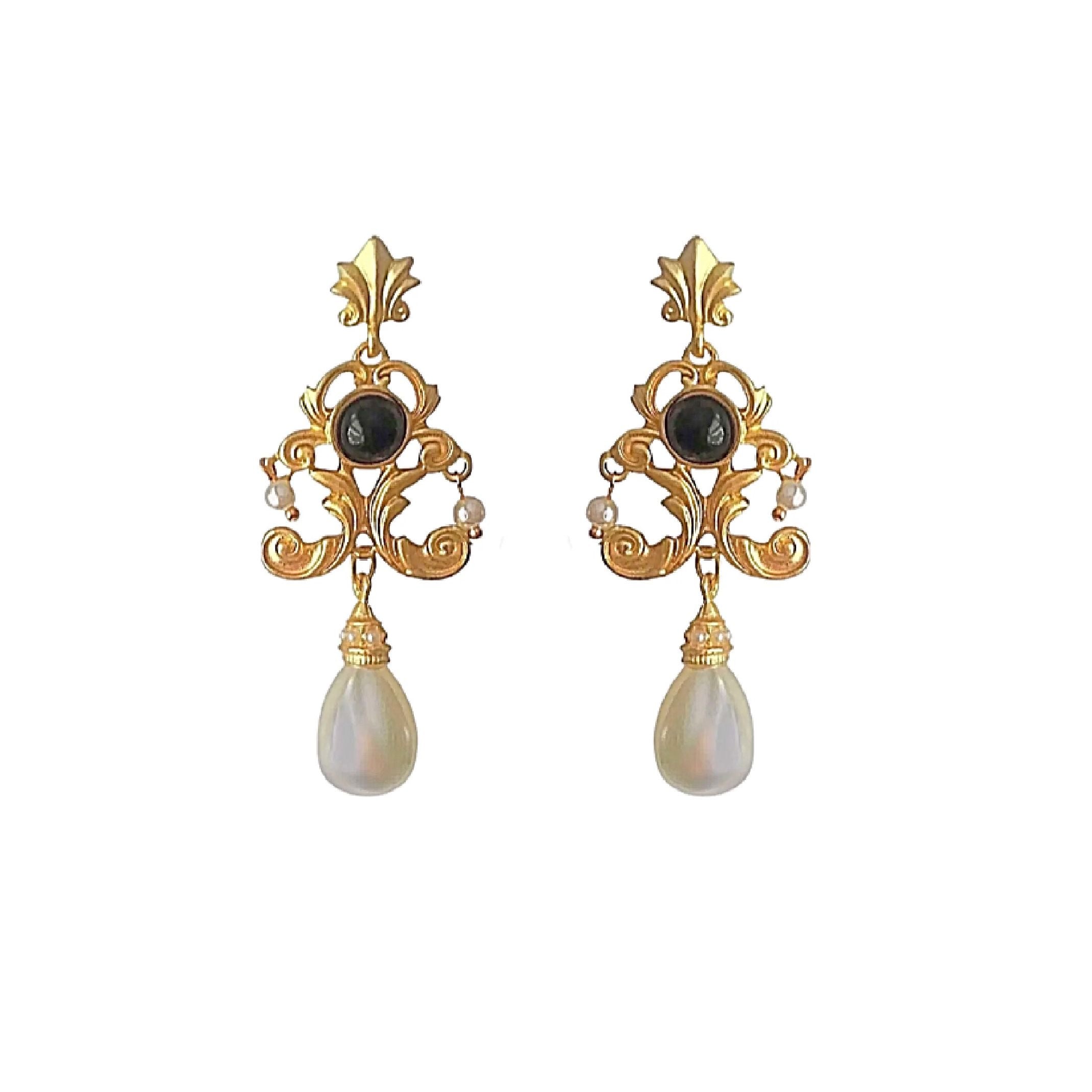Vintage pearl earrings 