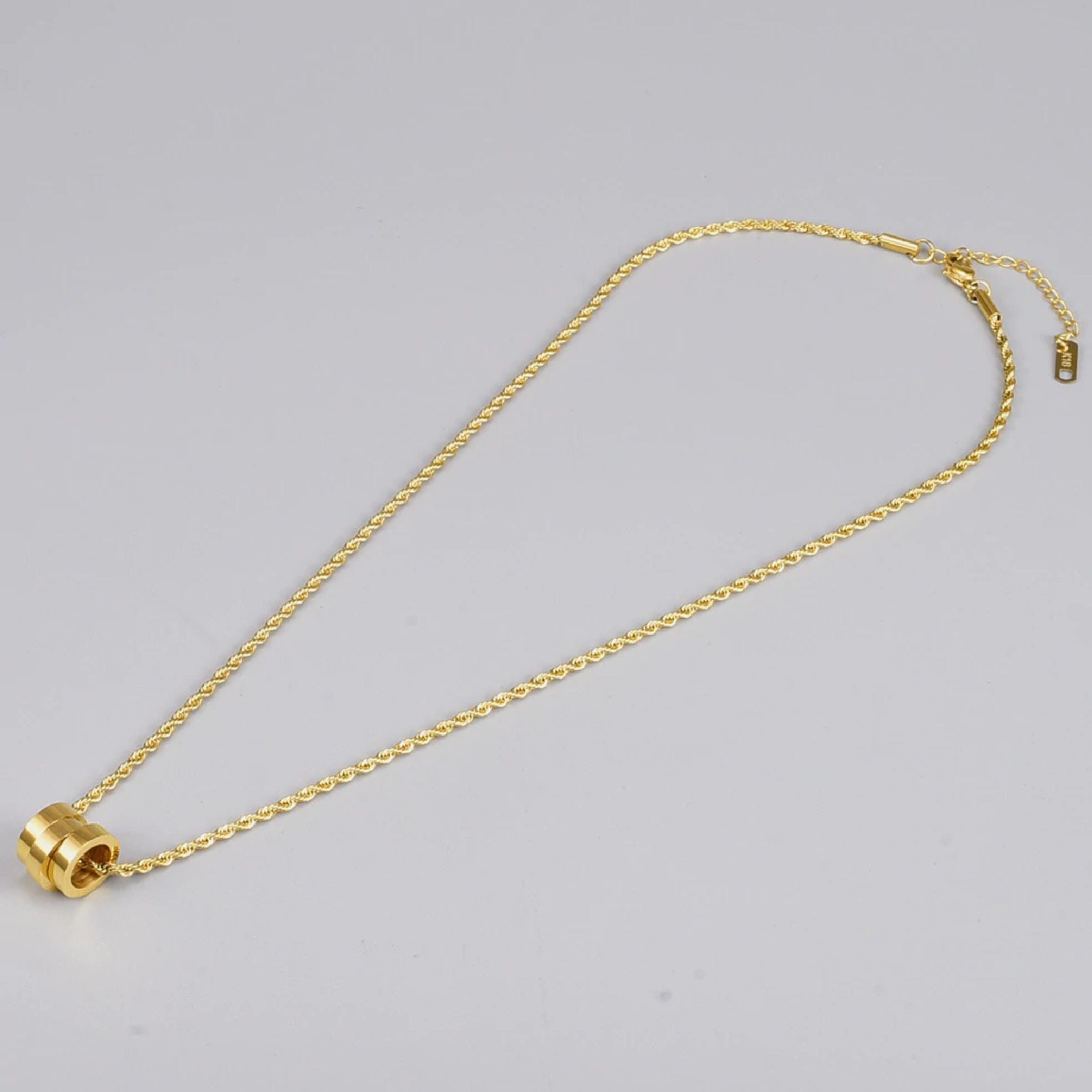 18K Gold Triple Ring Twist Chain Necklace 