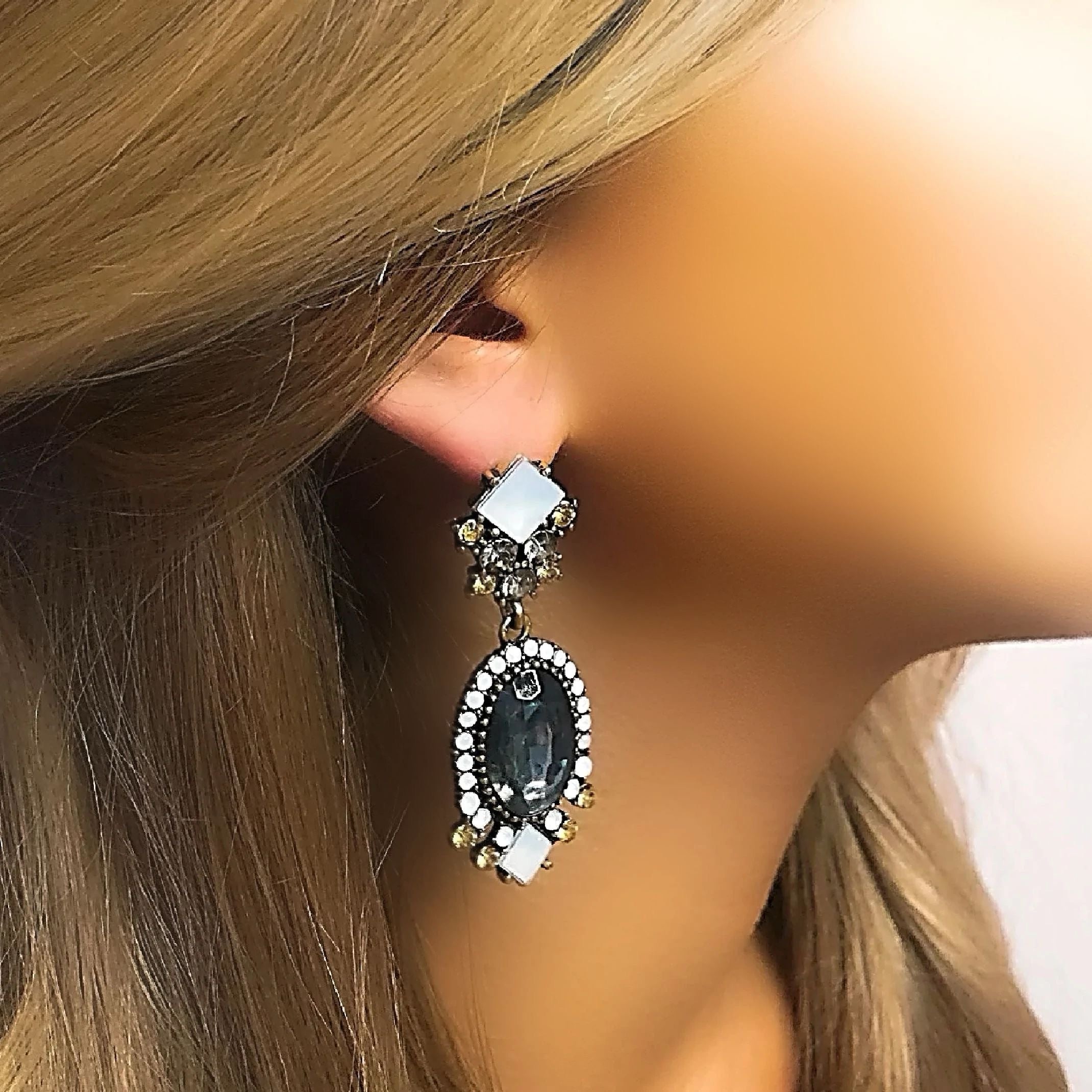 Grey jewel earrings 