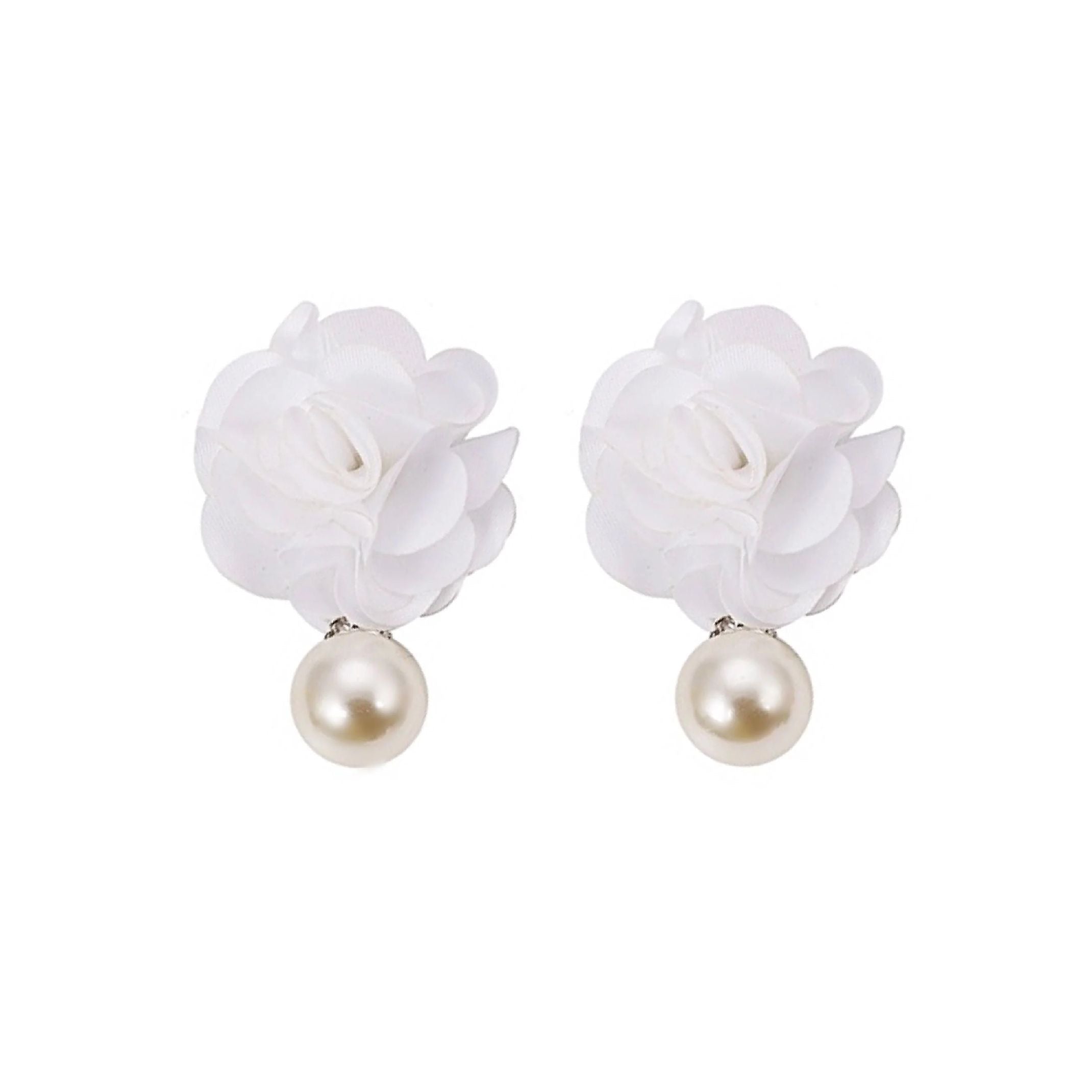 White flower pearl earrings 