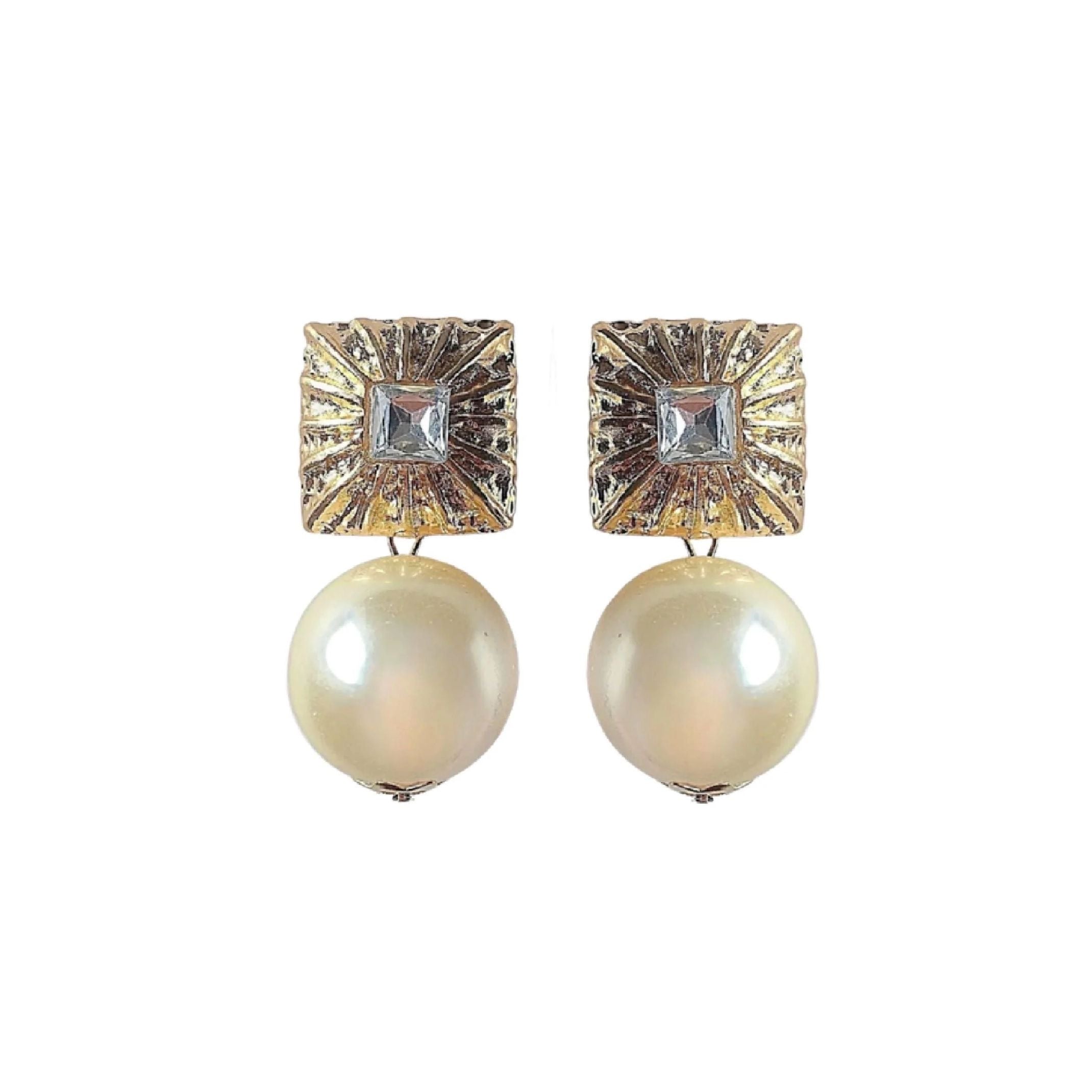 Diamond and pearl earrings 