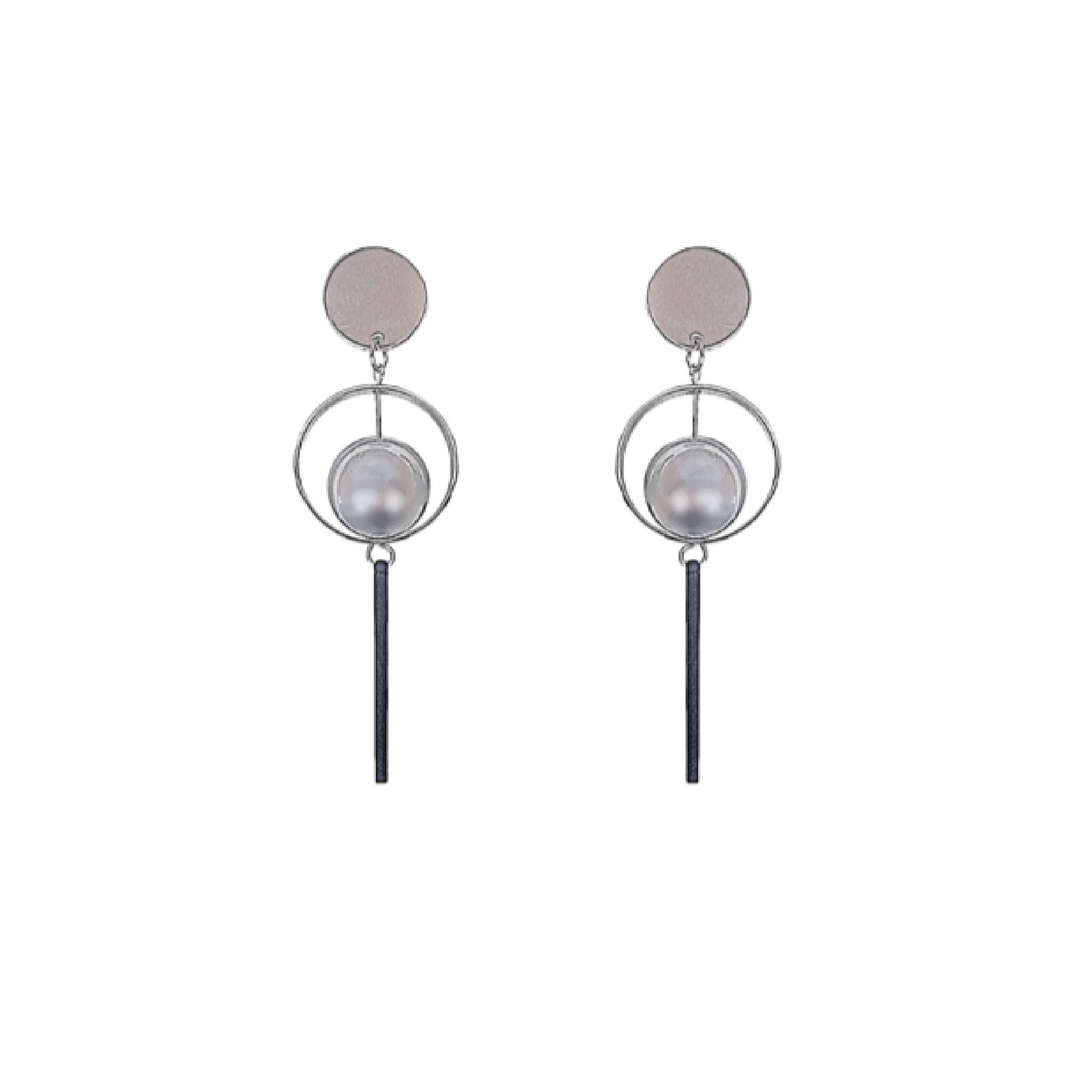 Silver pearl earrings 