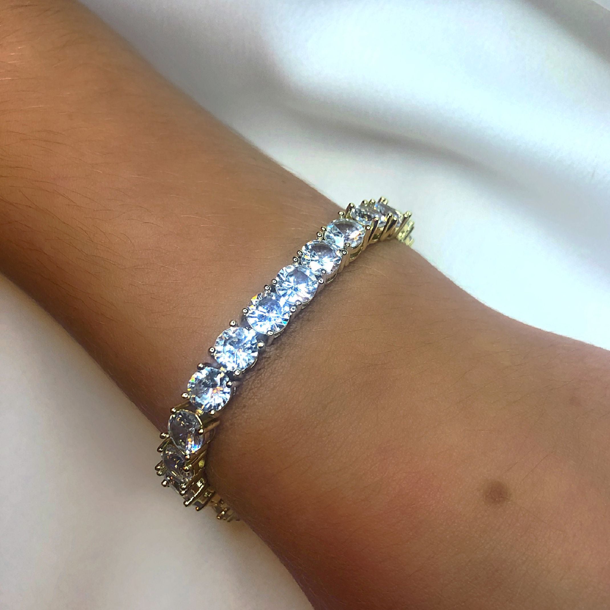 Deluxe tennis bracelet