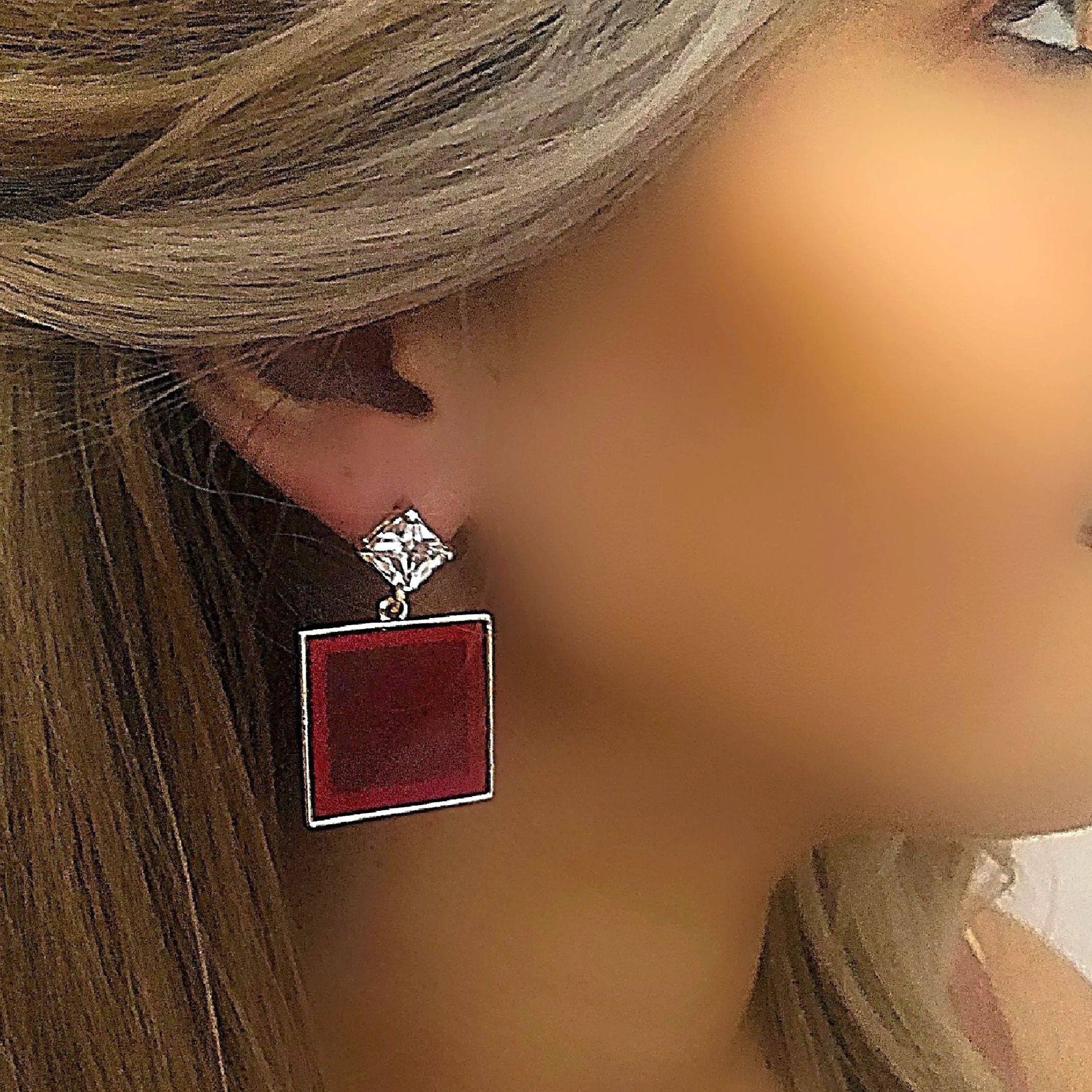 Red square earrings 