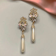Cream pearl earrings