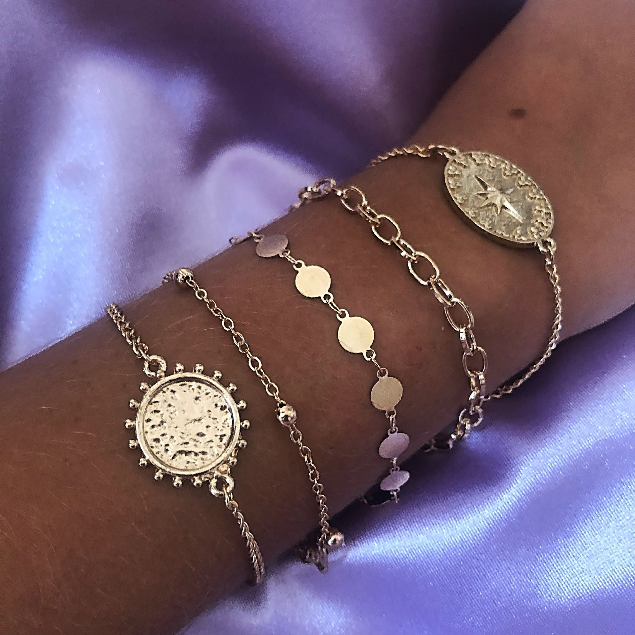 Gold pendant bracelet set