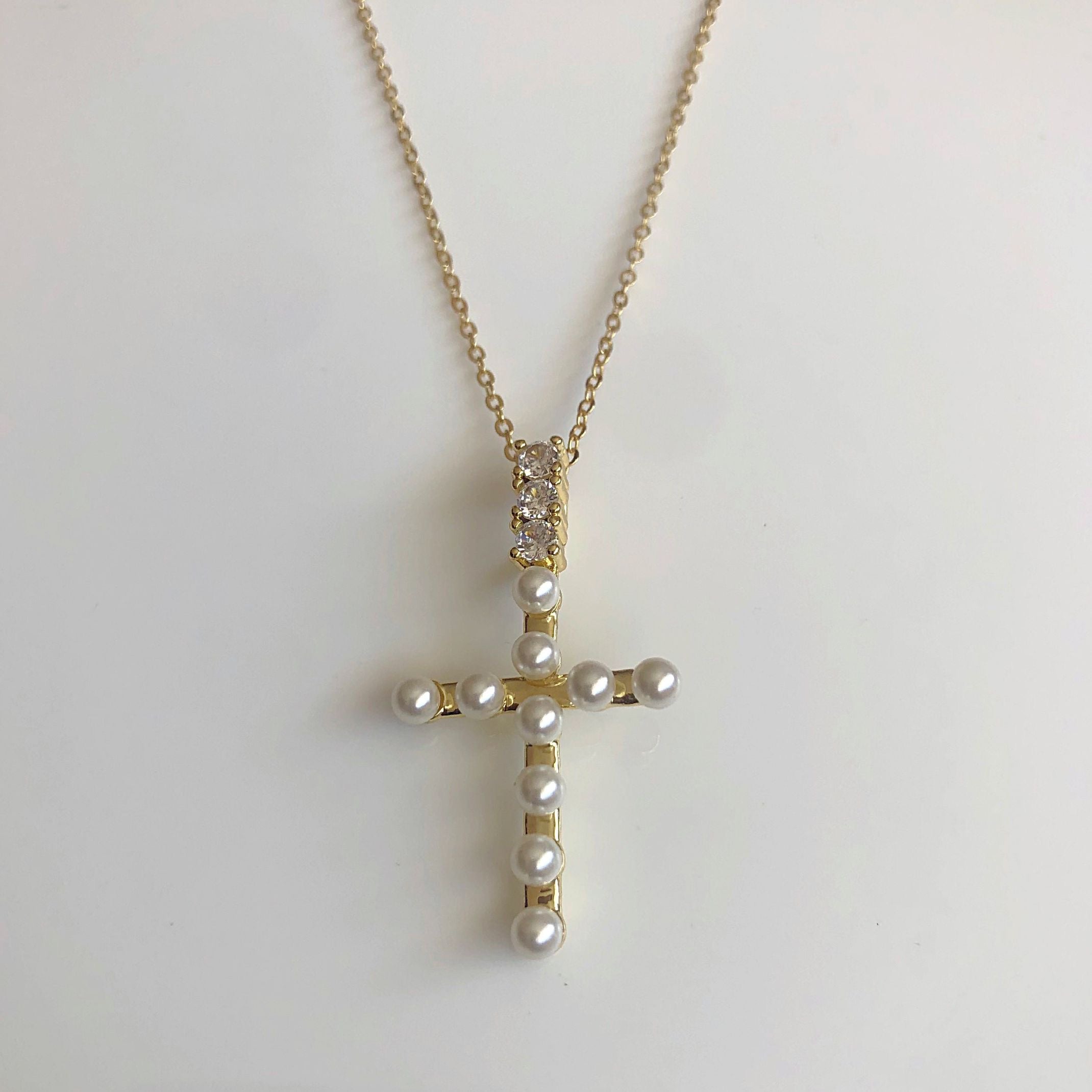 Pearl cross chain