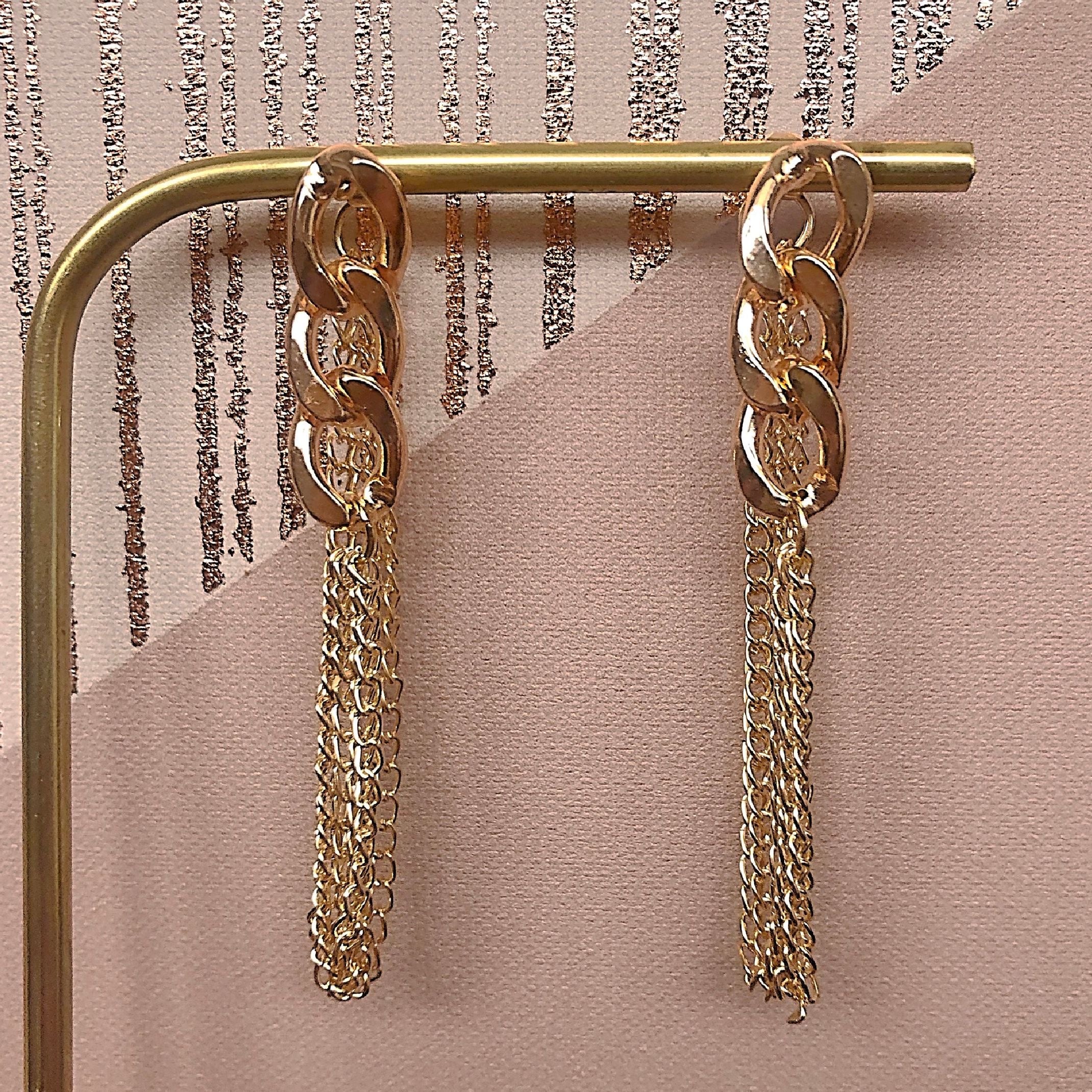 Gold chain dangle earrings 