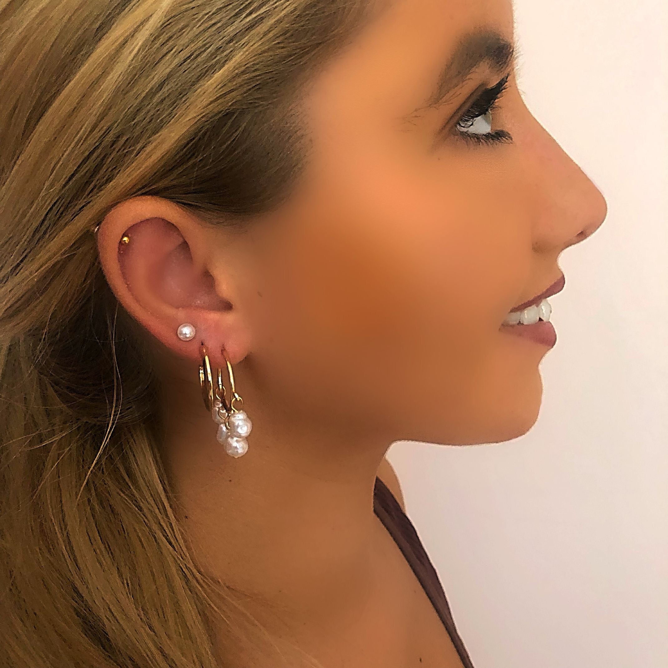 Hoops and pearl earrings set