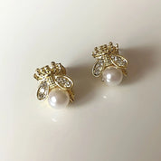 Pearl bee earrings 