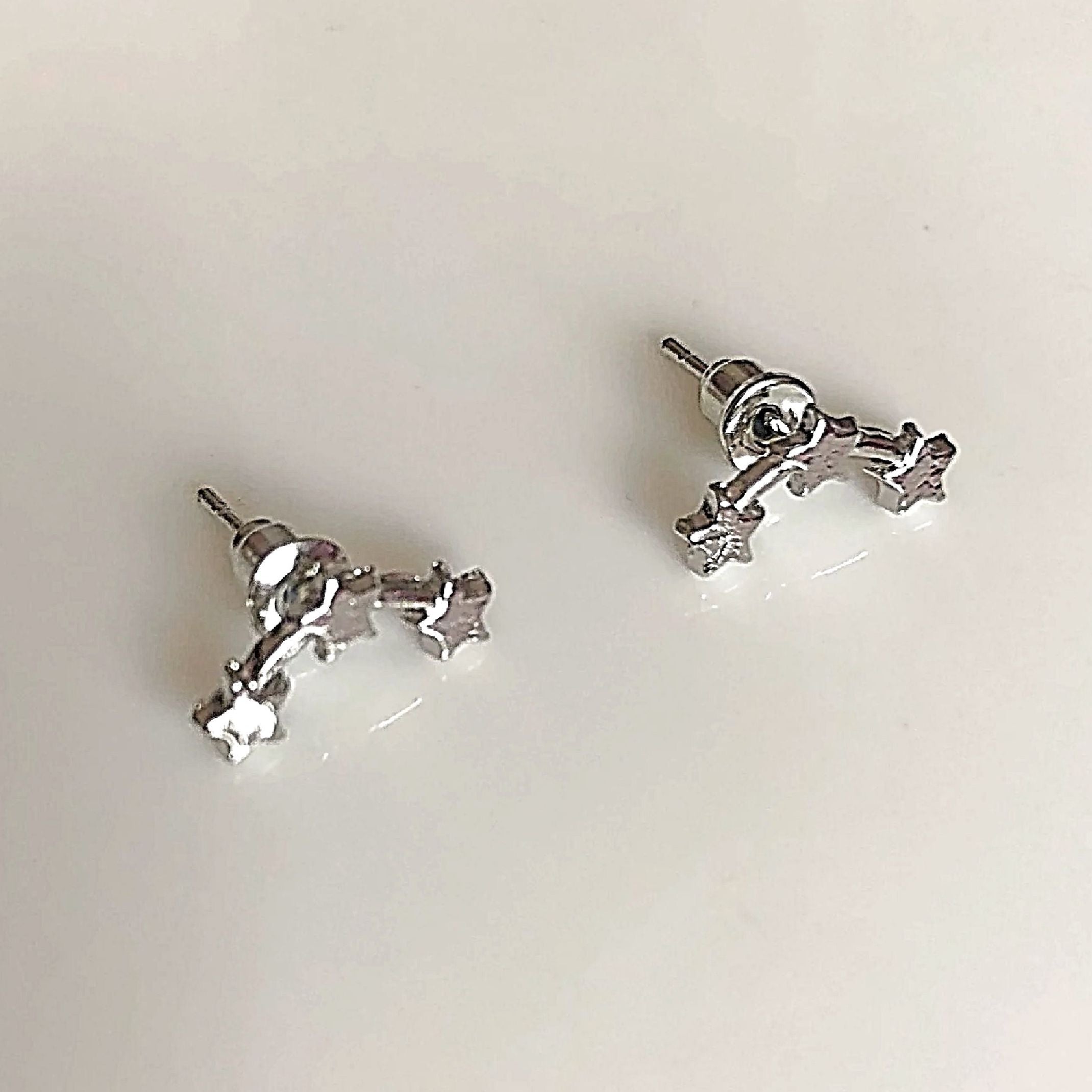 Silver star stud earrings 